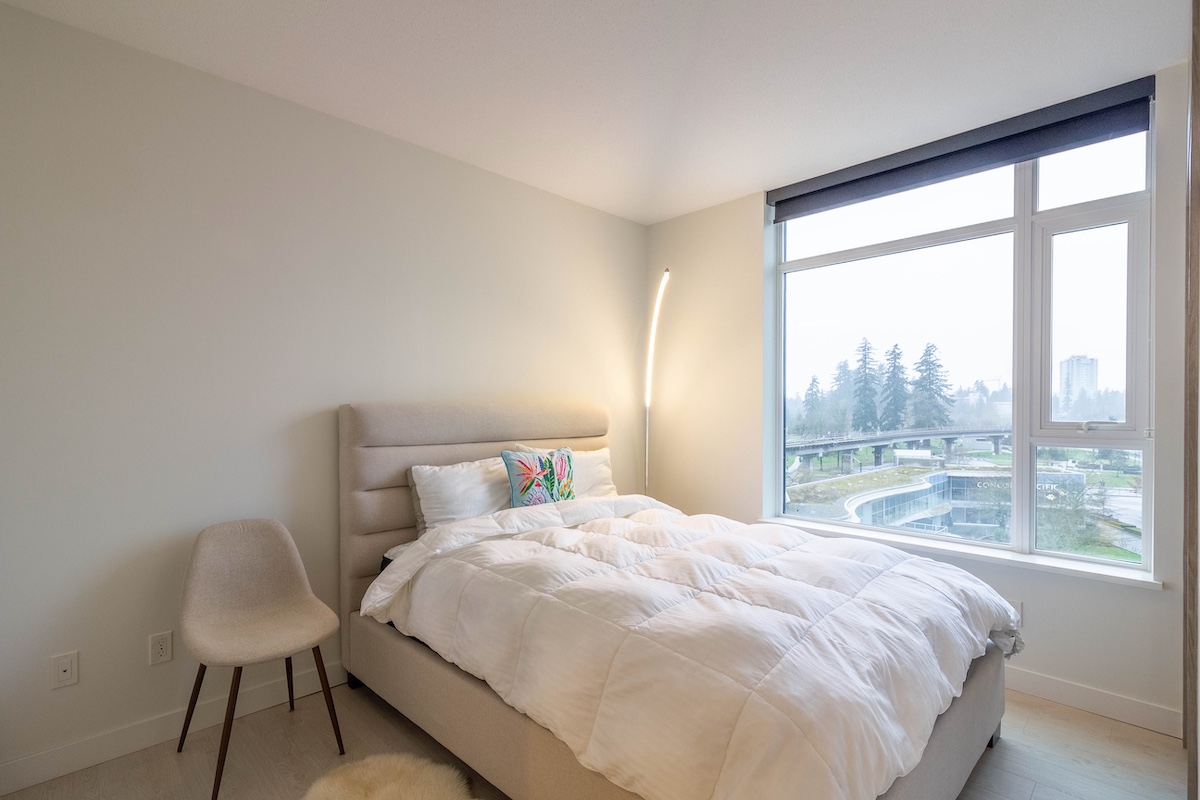 704 9887 WHALLEY BOULEVARD 9