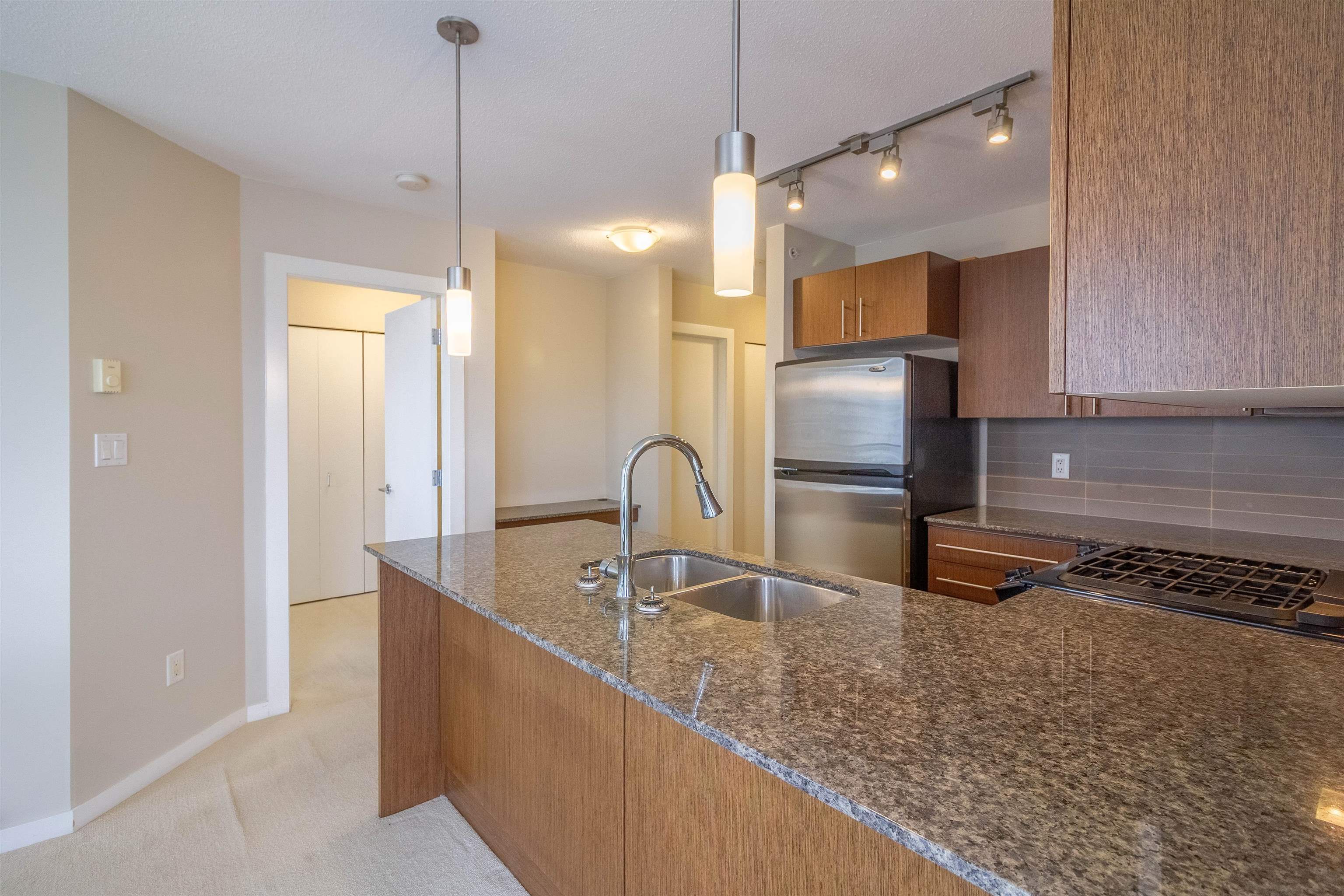 1406 4888 BRENTWOOD DRIVE 19