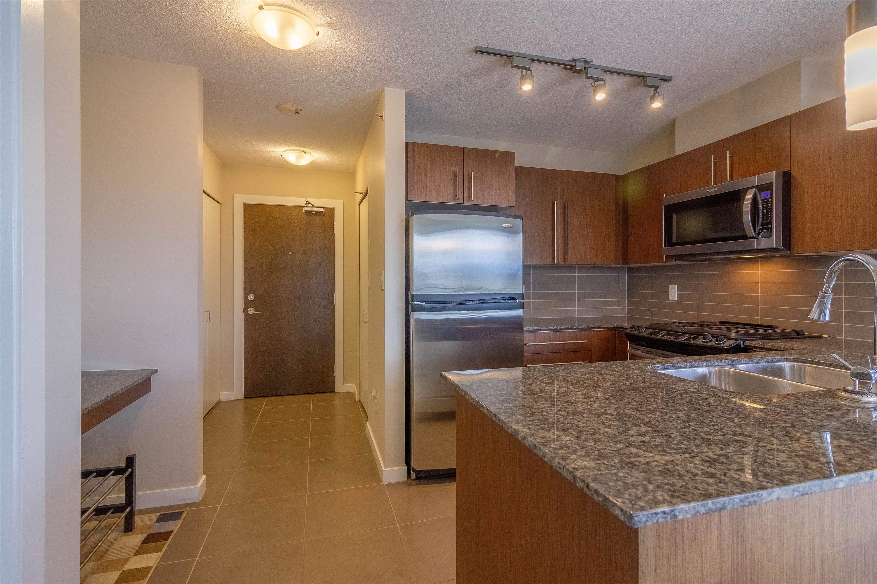 1406 4888 BRENTWOOD DRIVE 12