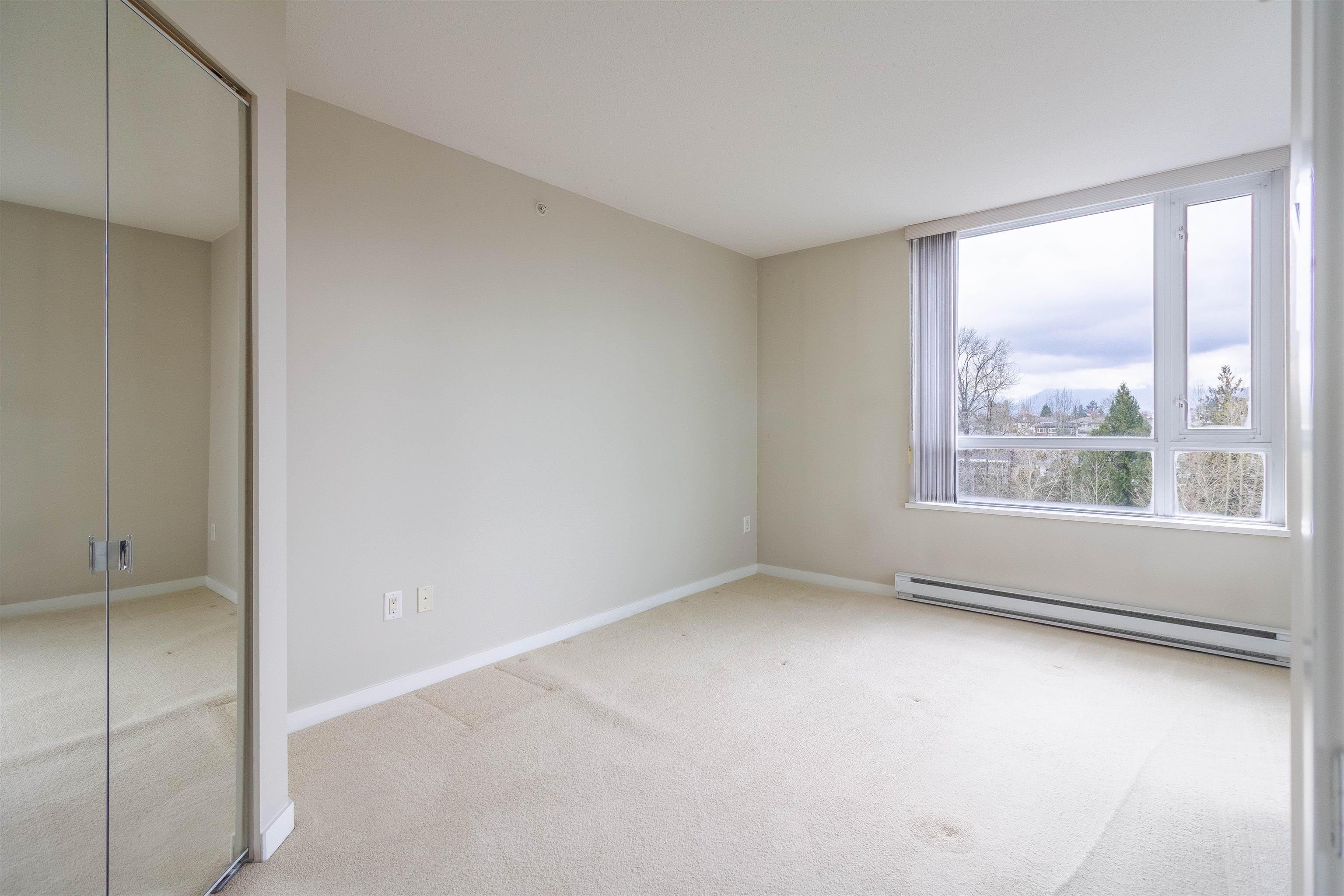 1406 4888 BRENTWOOD DRIVE 14