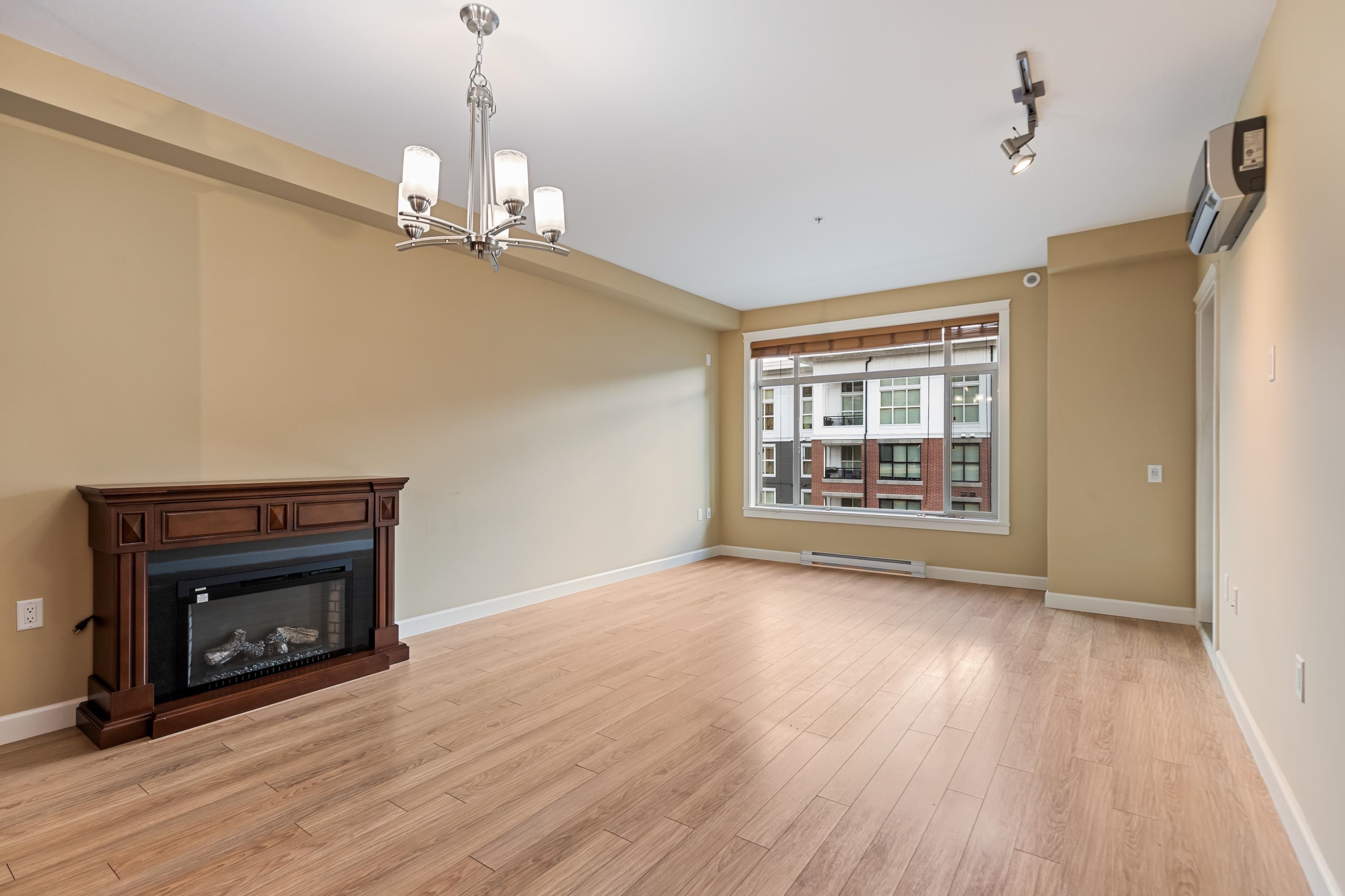 426A 8157 207 STREET 10