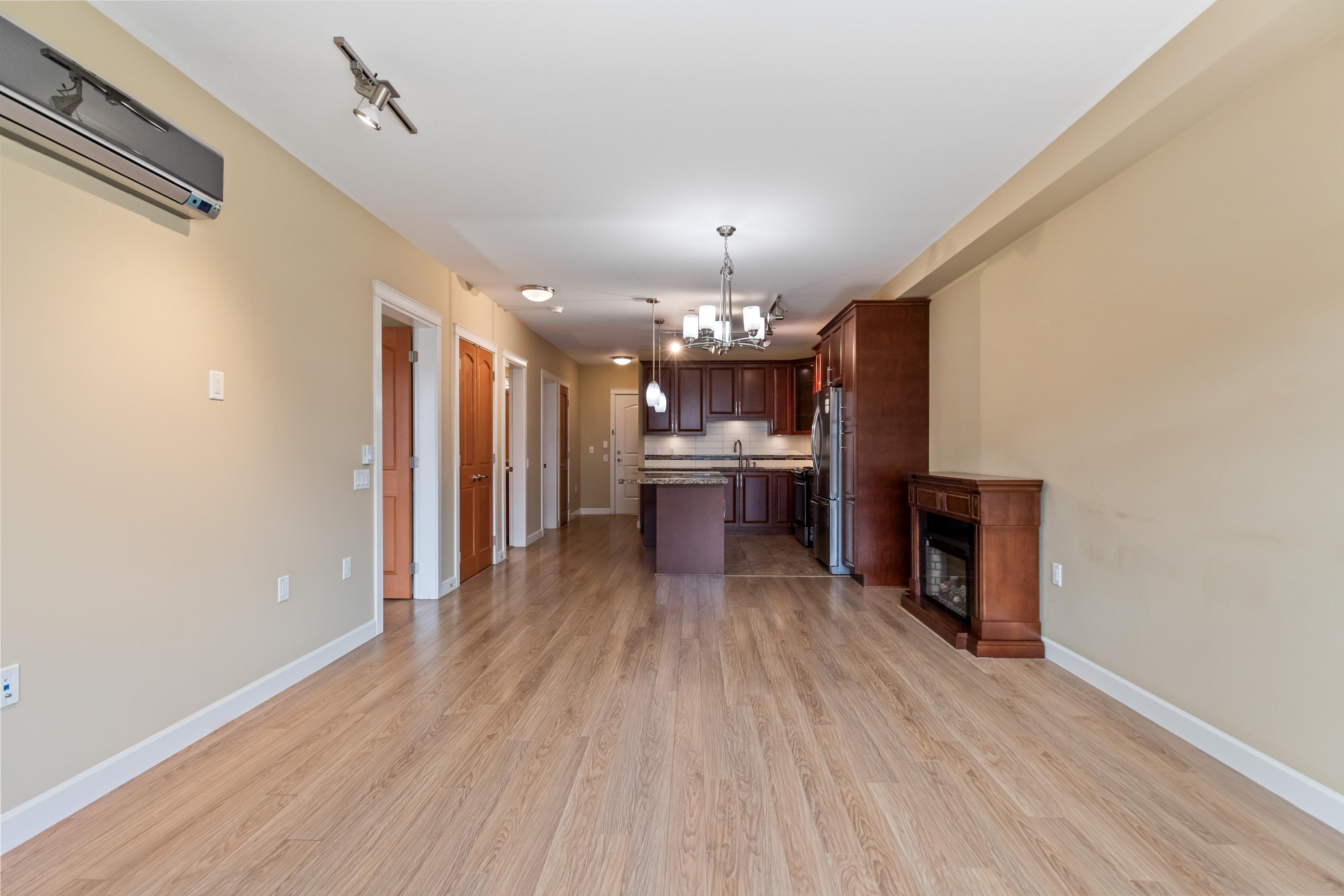 426A 8157 207 STREET 14