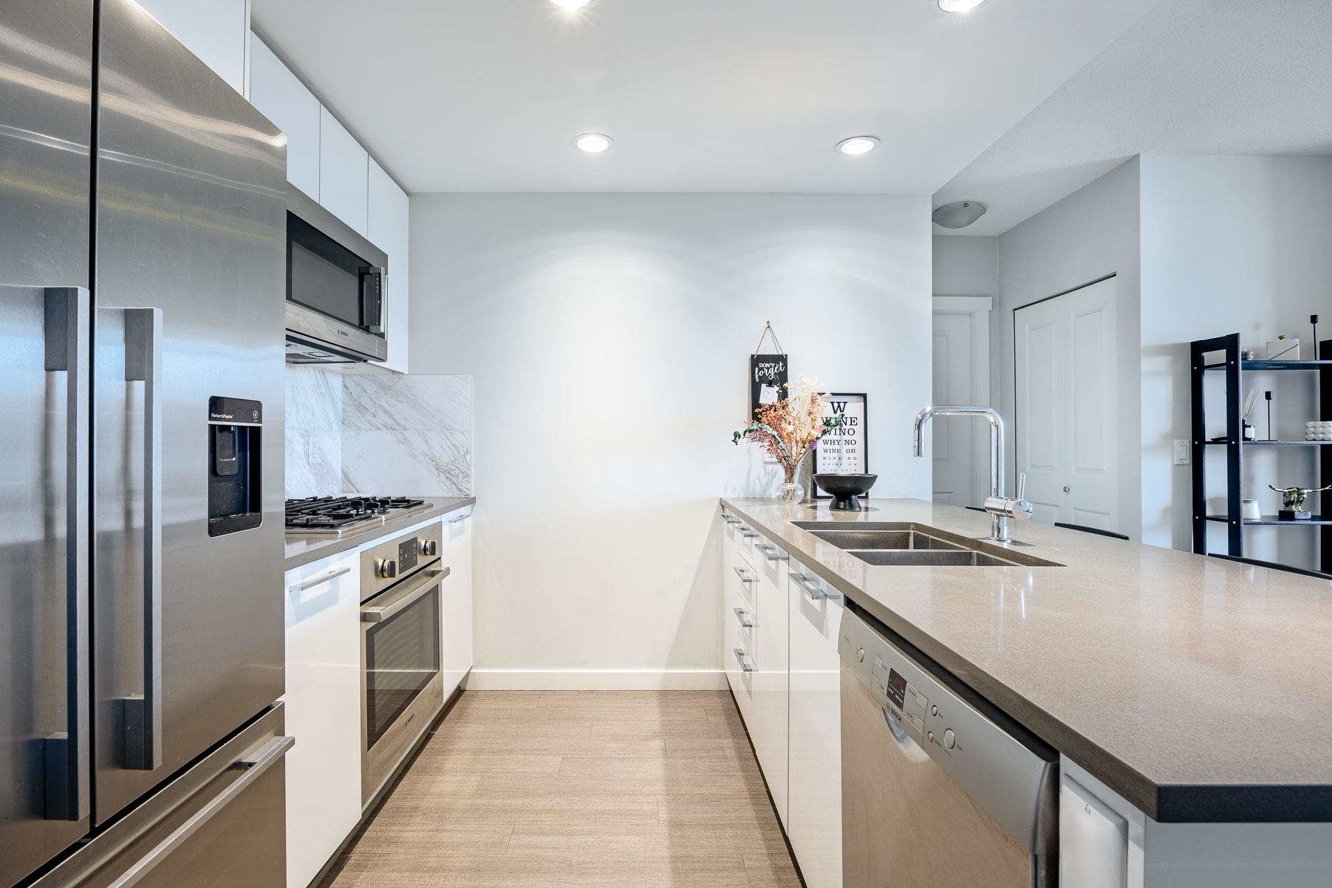 301 3281 E KENT AVENUE NORTH 5