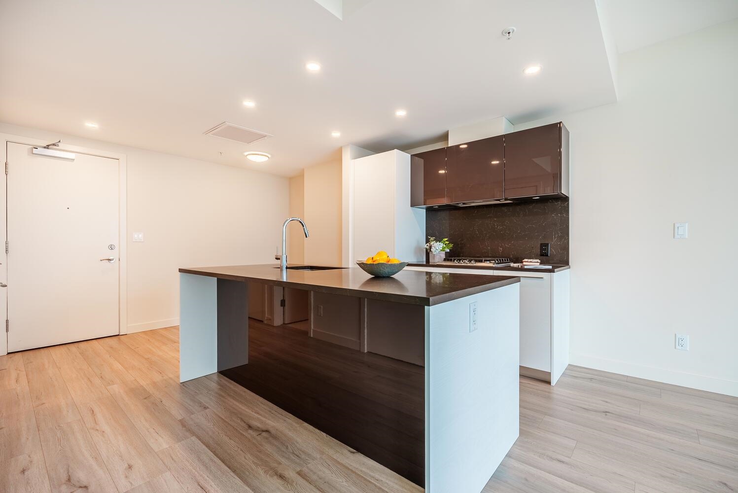 703 6383 MCKAY AVENUE 8