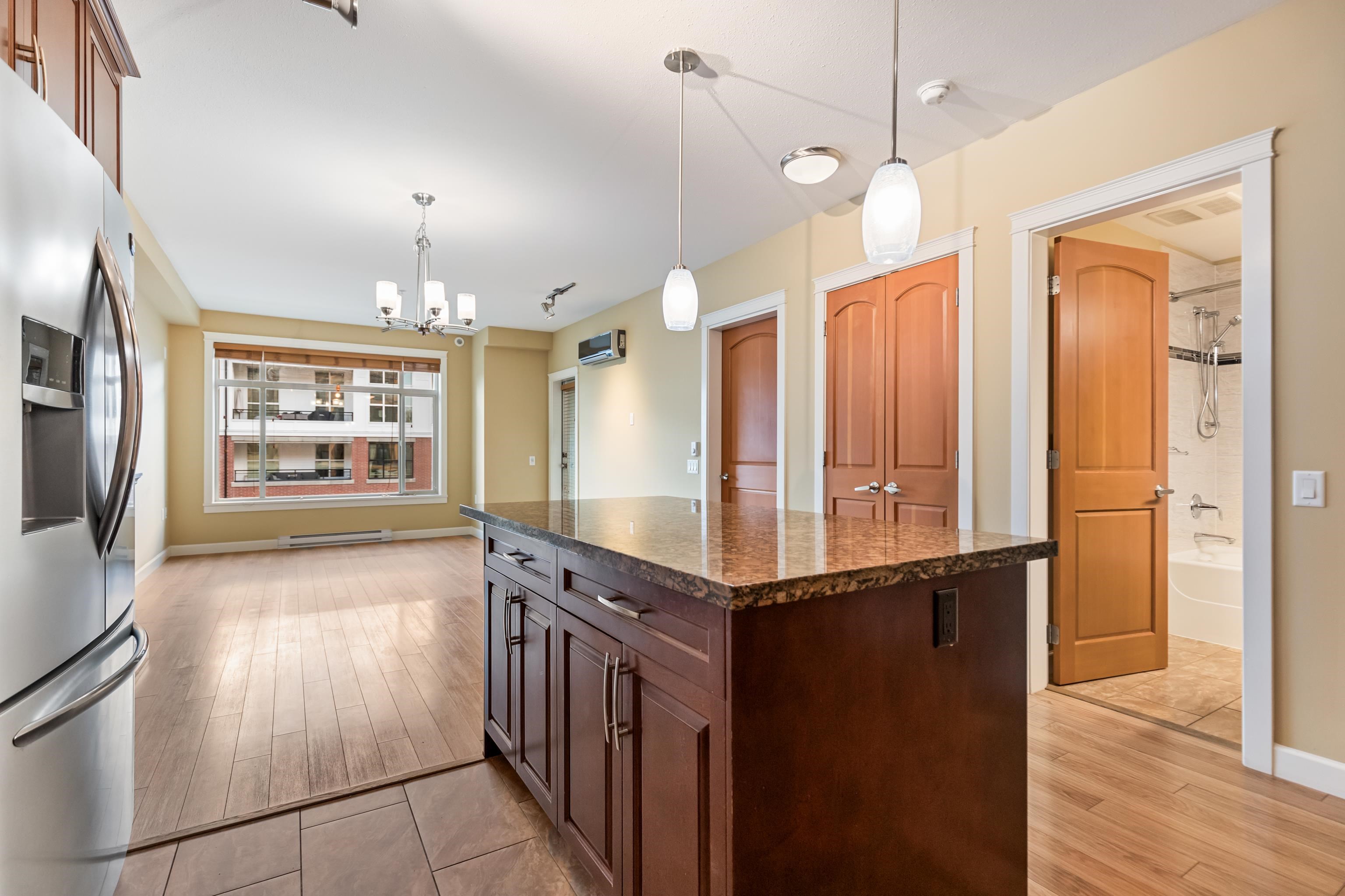 426A 8157 207 STREET 4