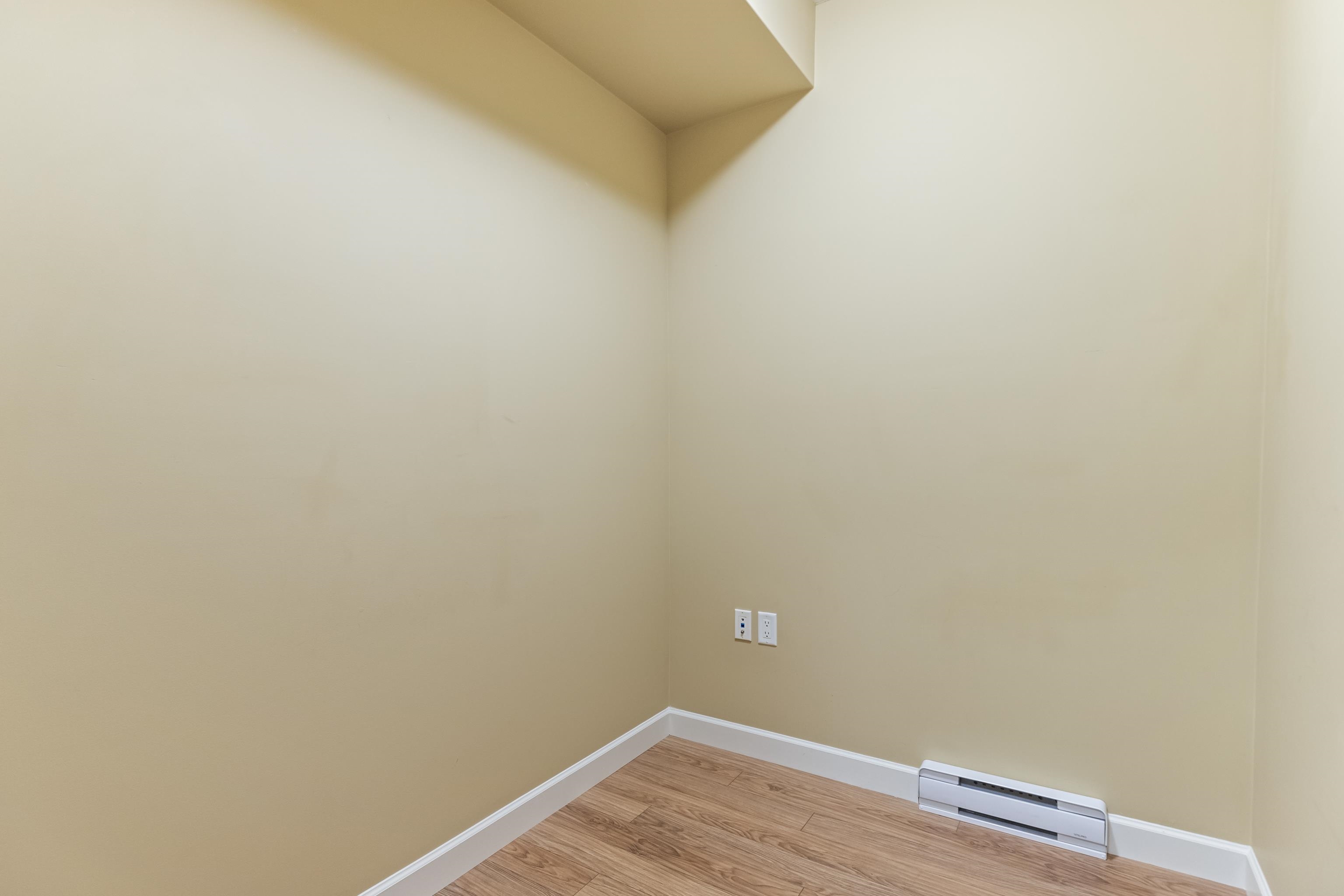 426A 8157 207 STREET 27