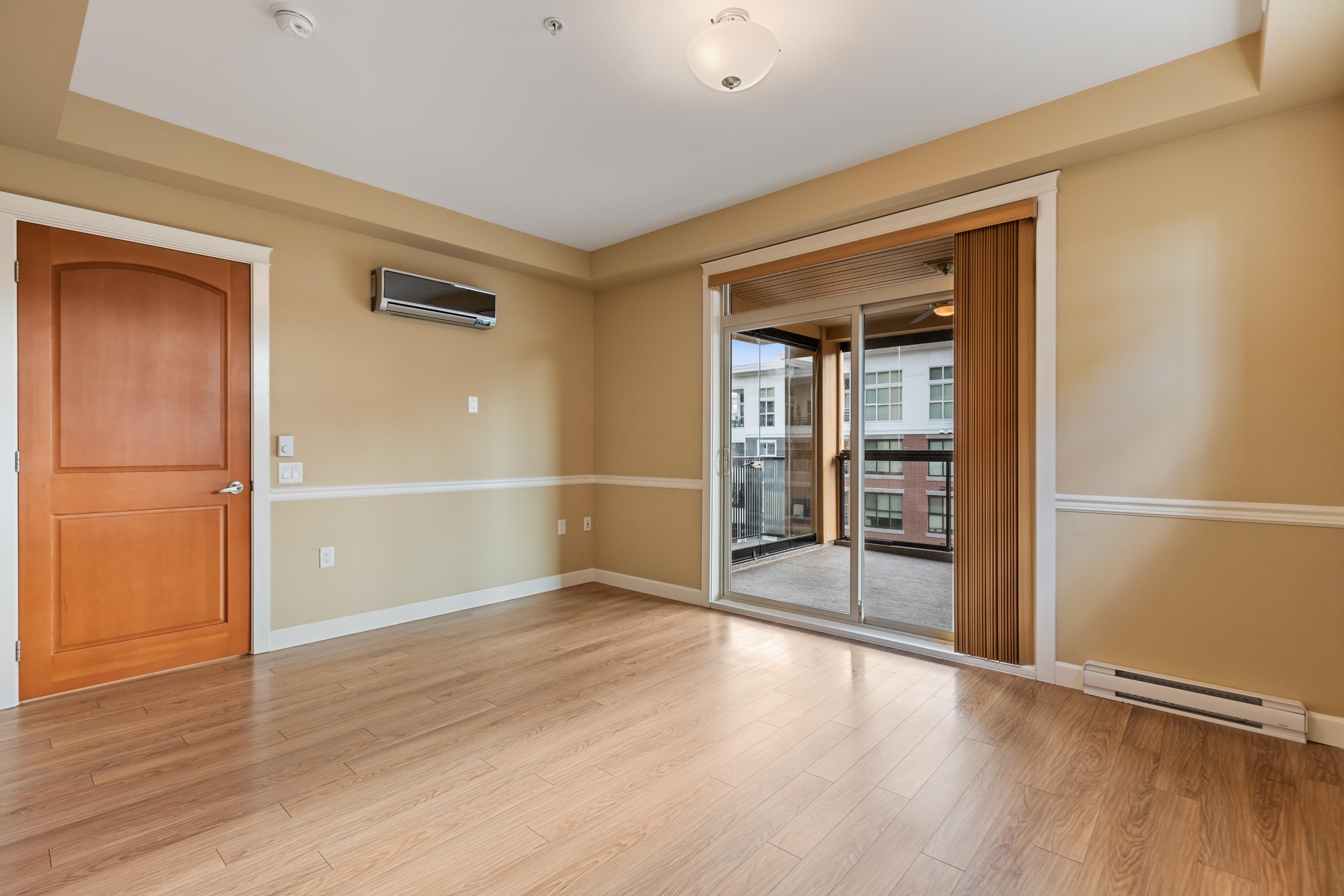 426A 8157 207 STREET 18