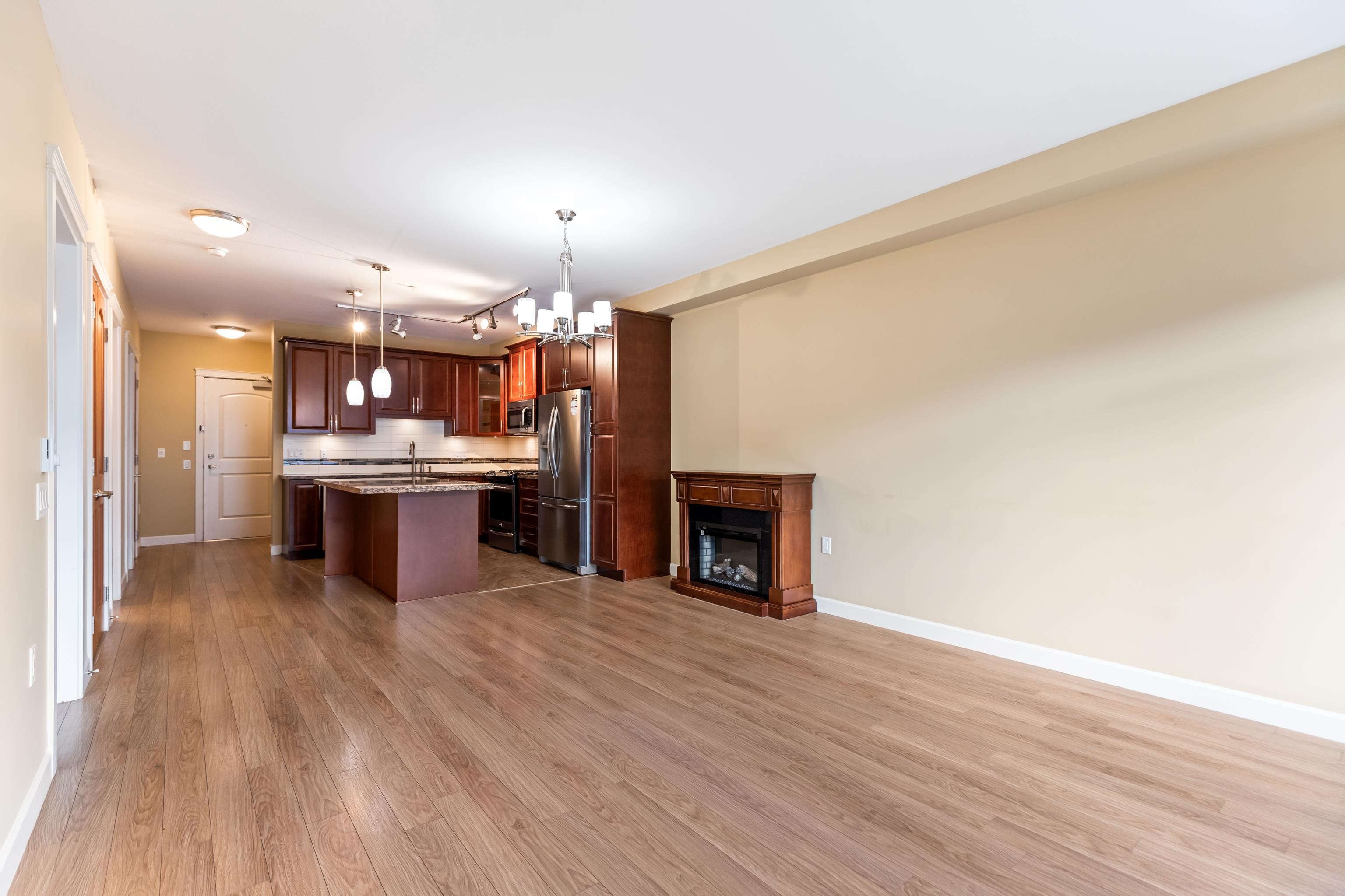 426A 8157 207 STREET 13
