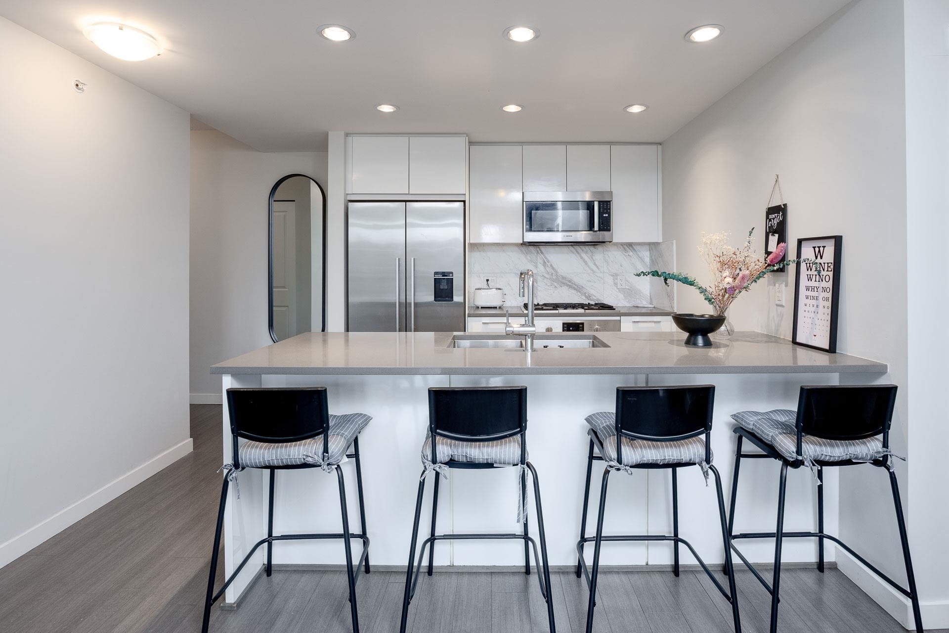 301 3281 E KENT AVENUE NORTH 2