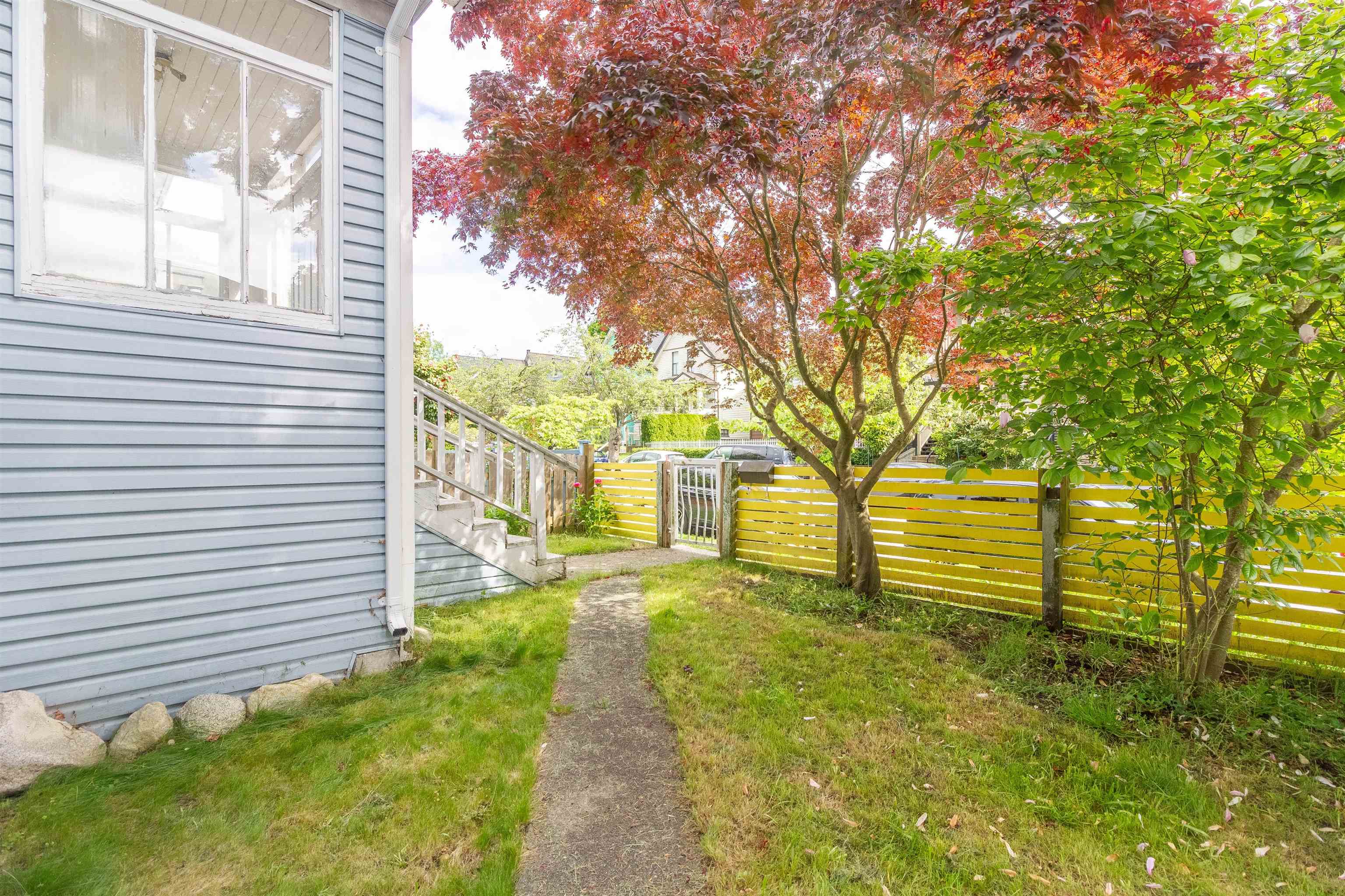 1127 E PENDER STREET 34