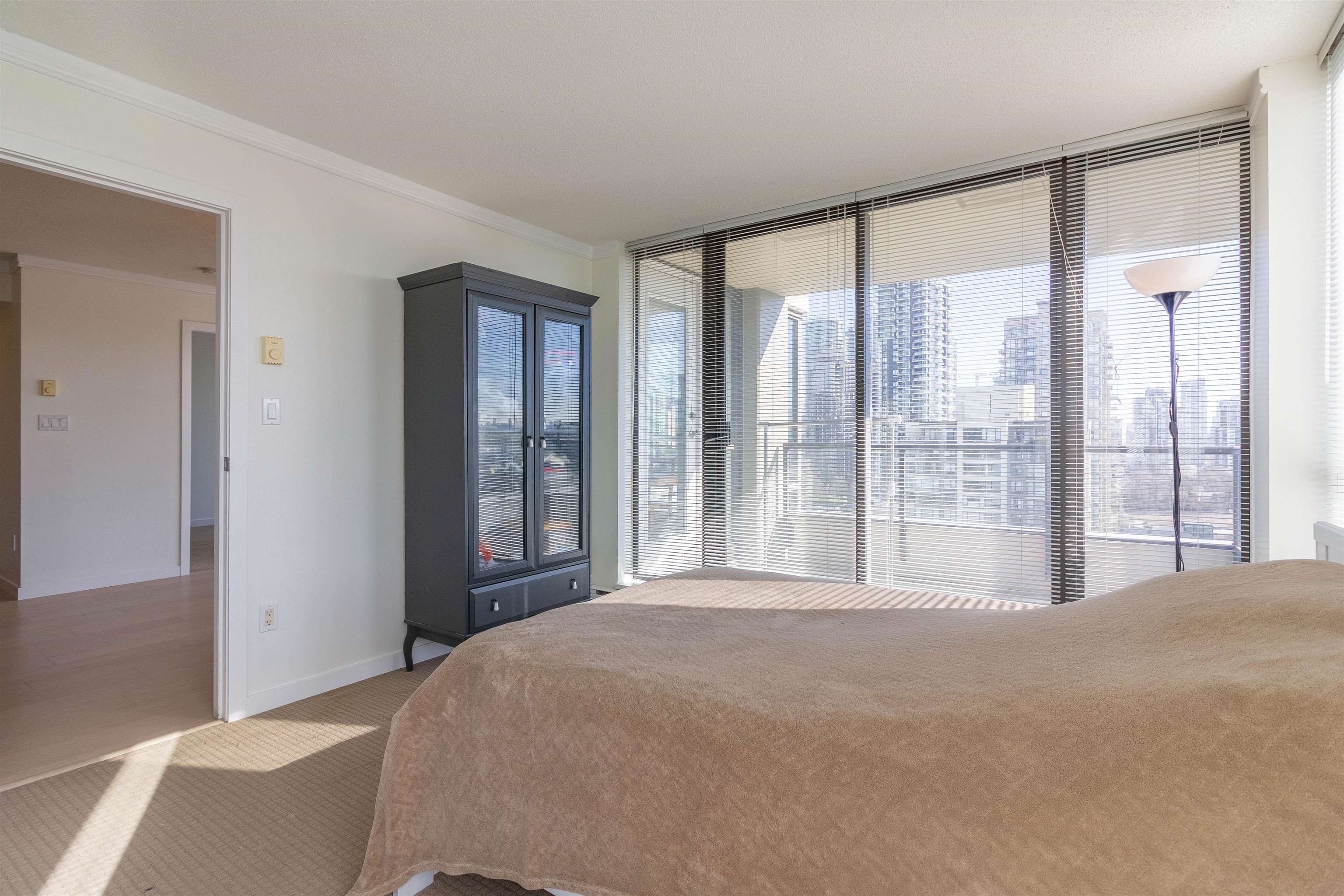 1906 4118 DAWSON STREET 11