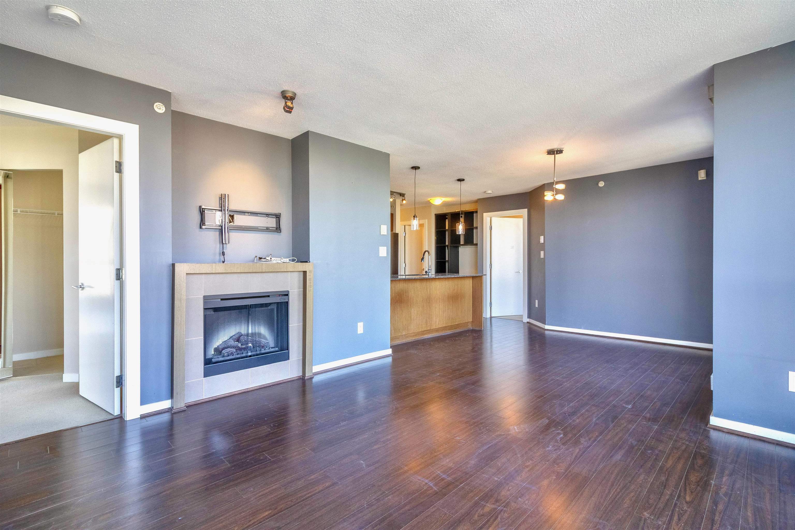 1407 4888 BRENTWOOD DRIVE 7