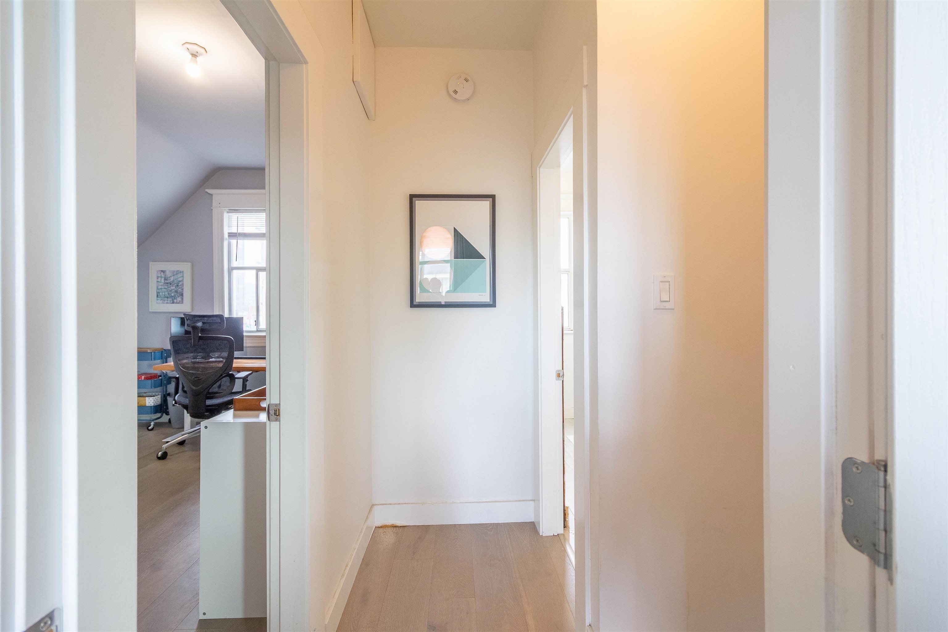 1127 E PENDER STREET 20