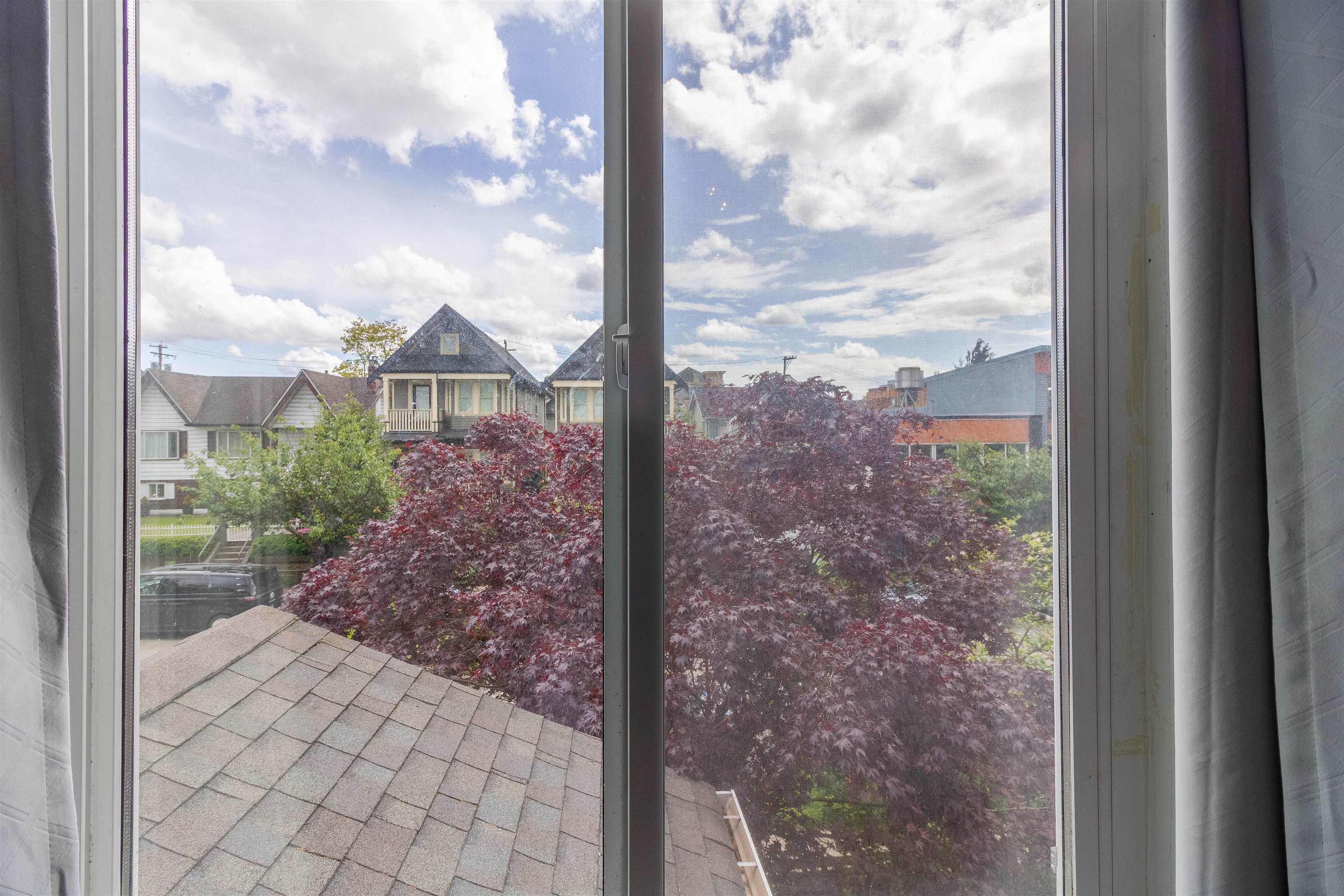 1127 E PENDER STREET 22
