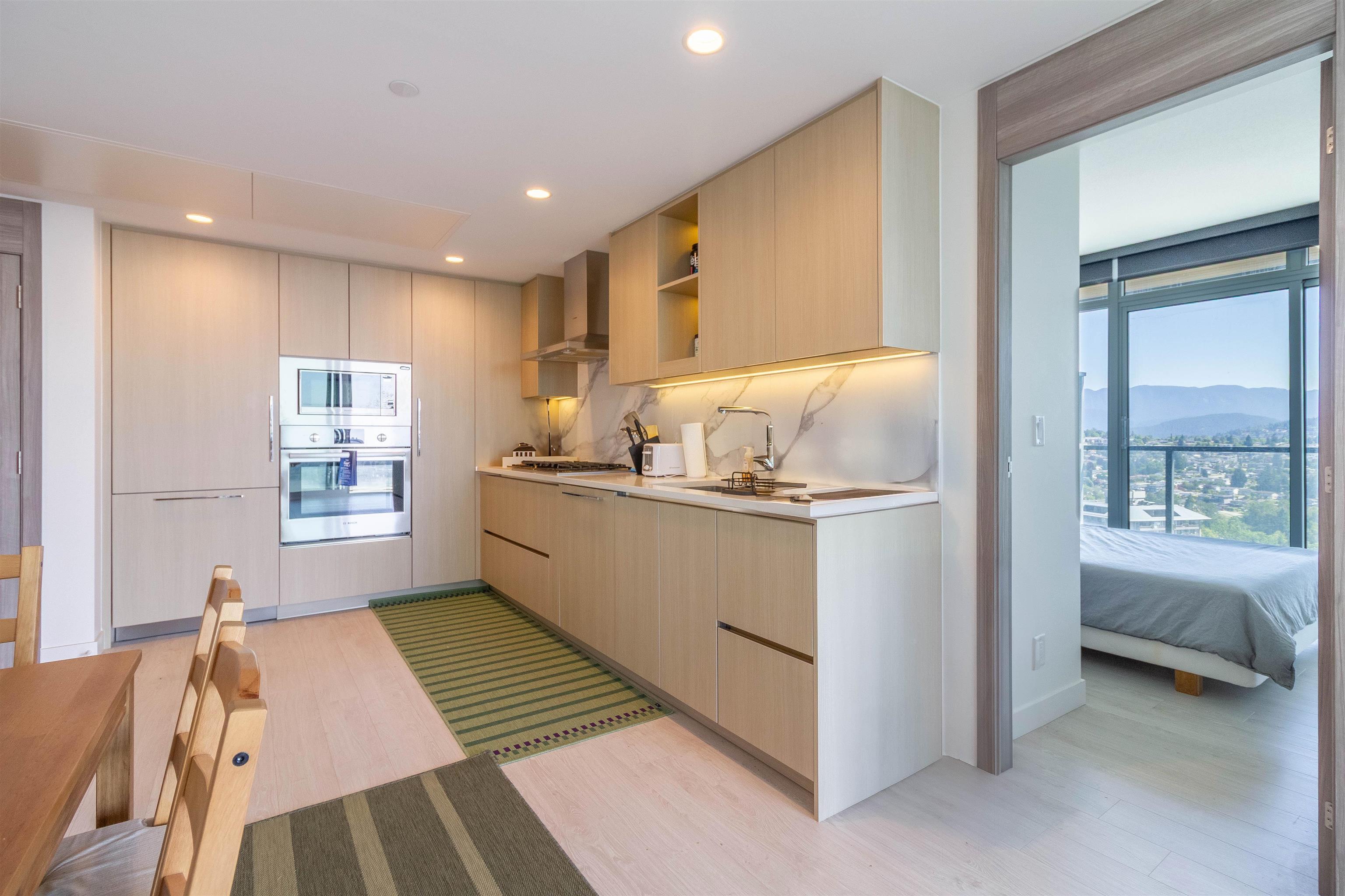 2909 4890 LOUGHEED HIGHWAY 6