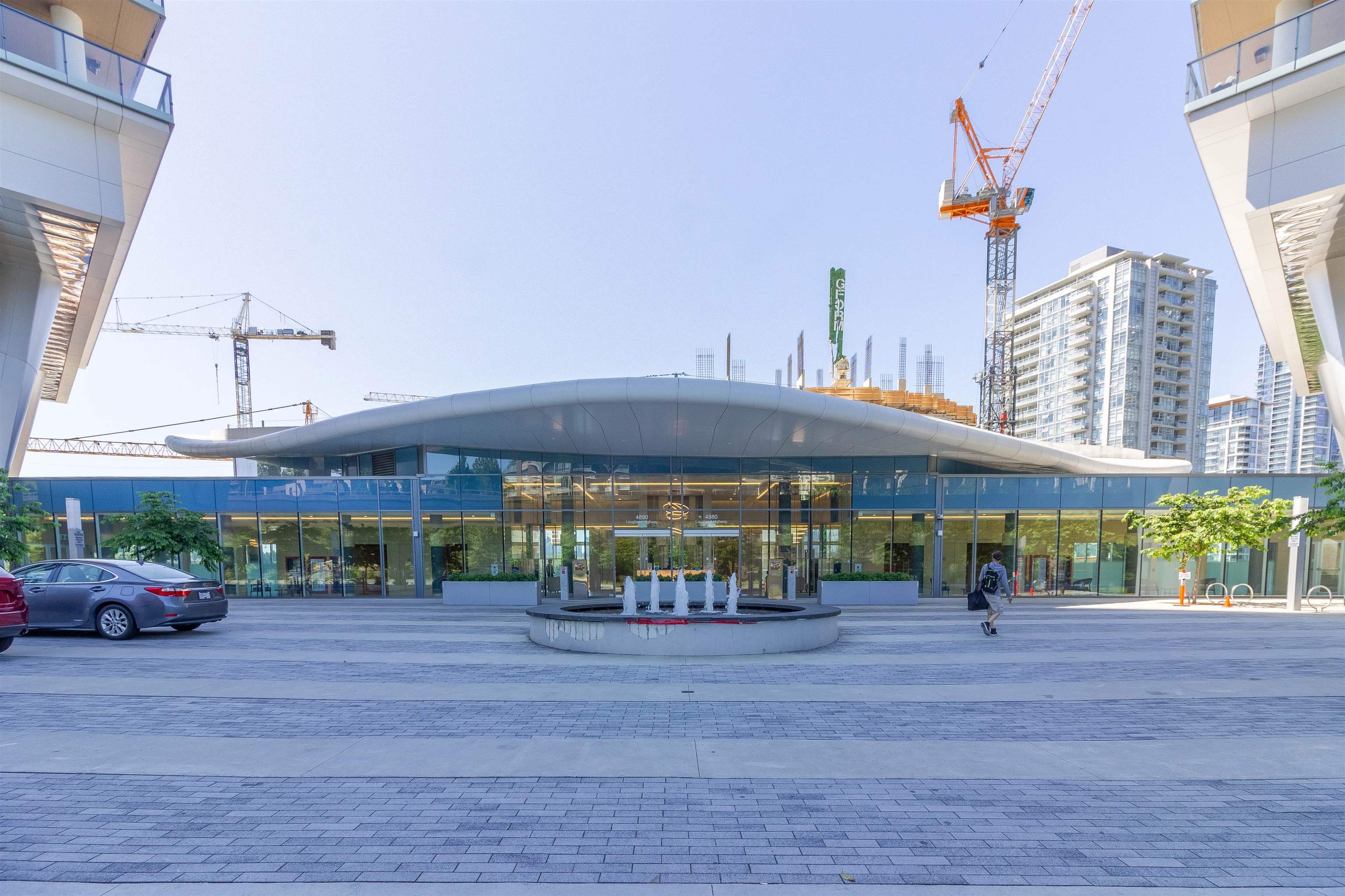 2909 4890 LOUGHEED HIGHWAY 32