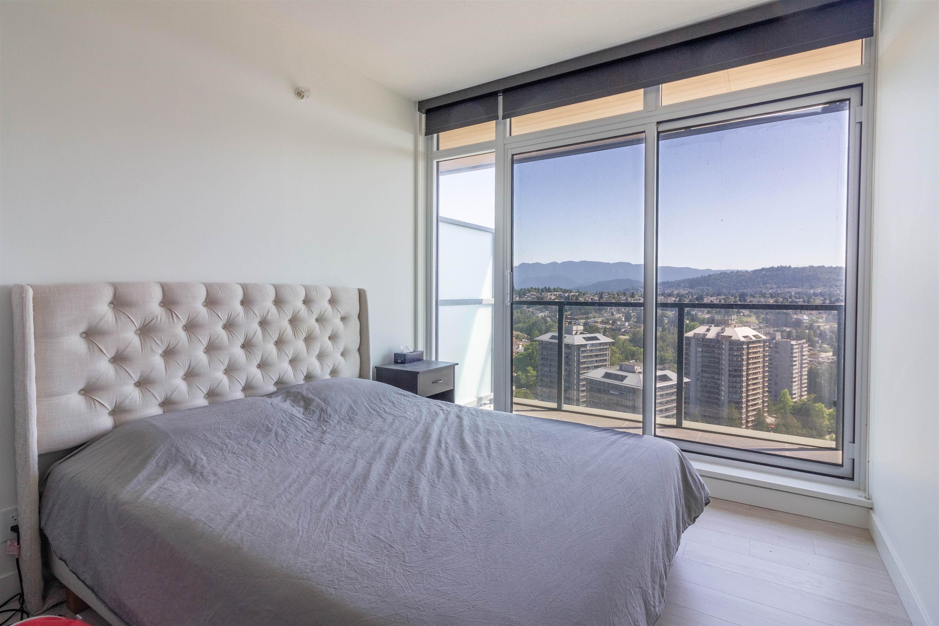2909 4890 LOUGHEED HIGHWAY 18