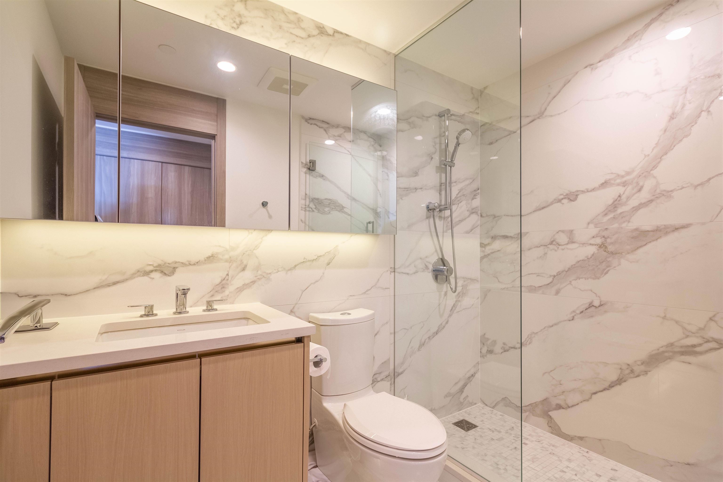 2909 4890 LOUGHEED HIGHWAY 19