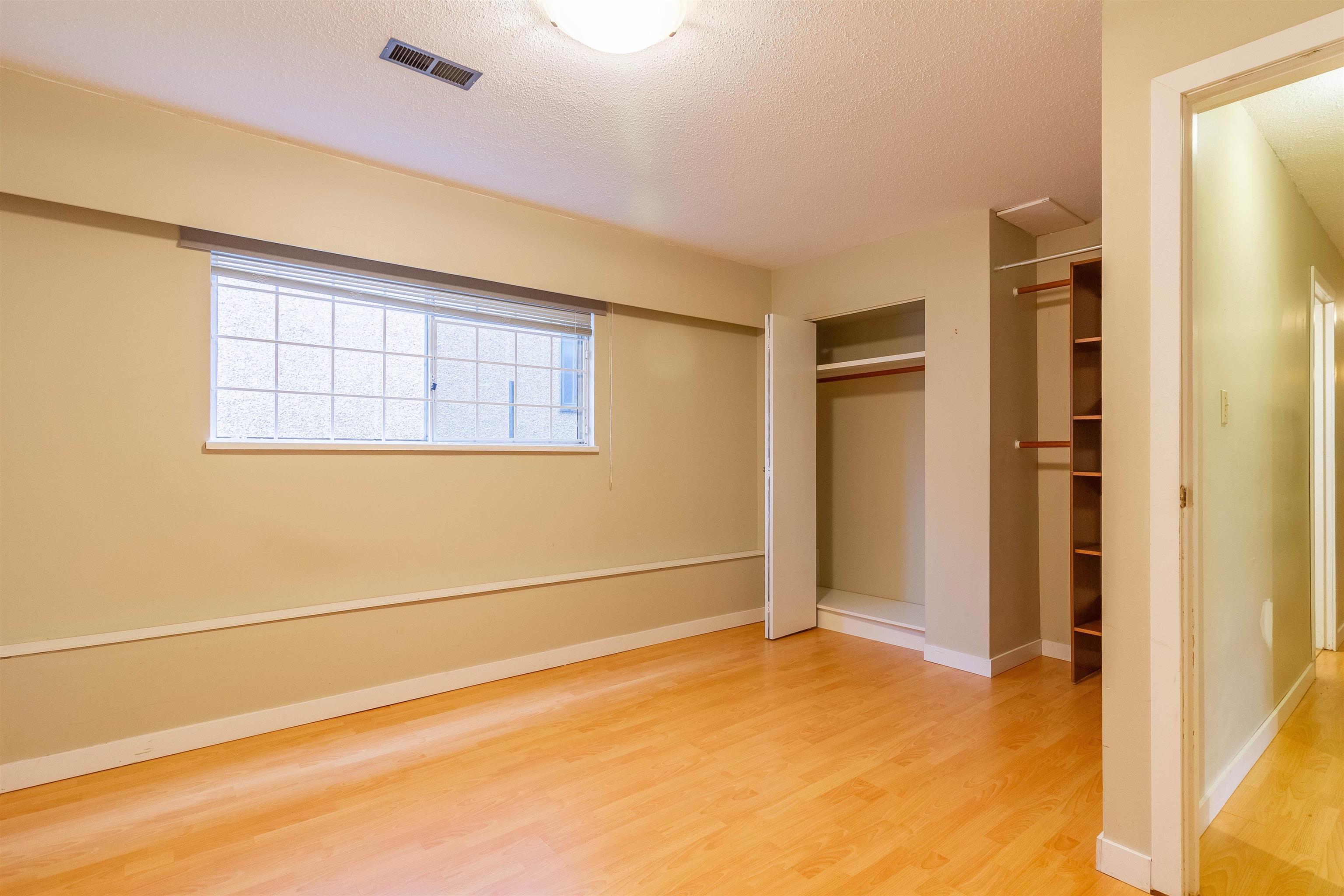 1260 ROSSLAND STREET 30