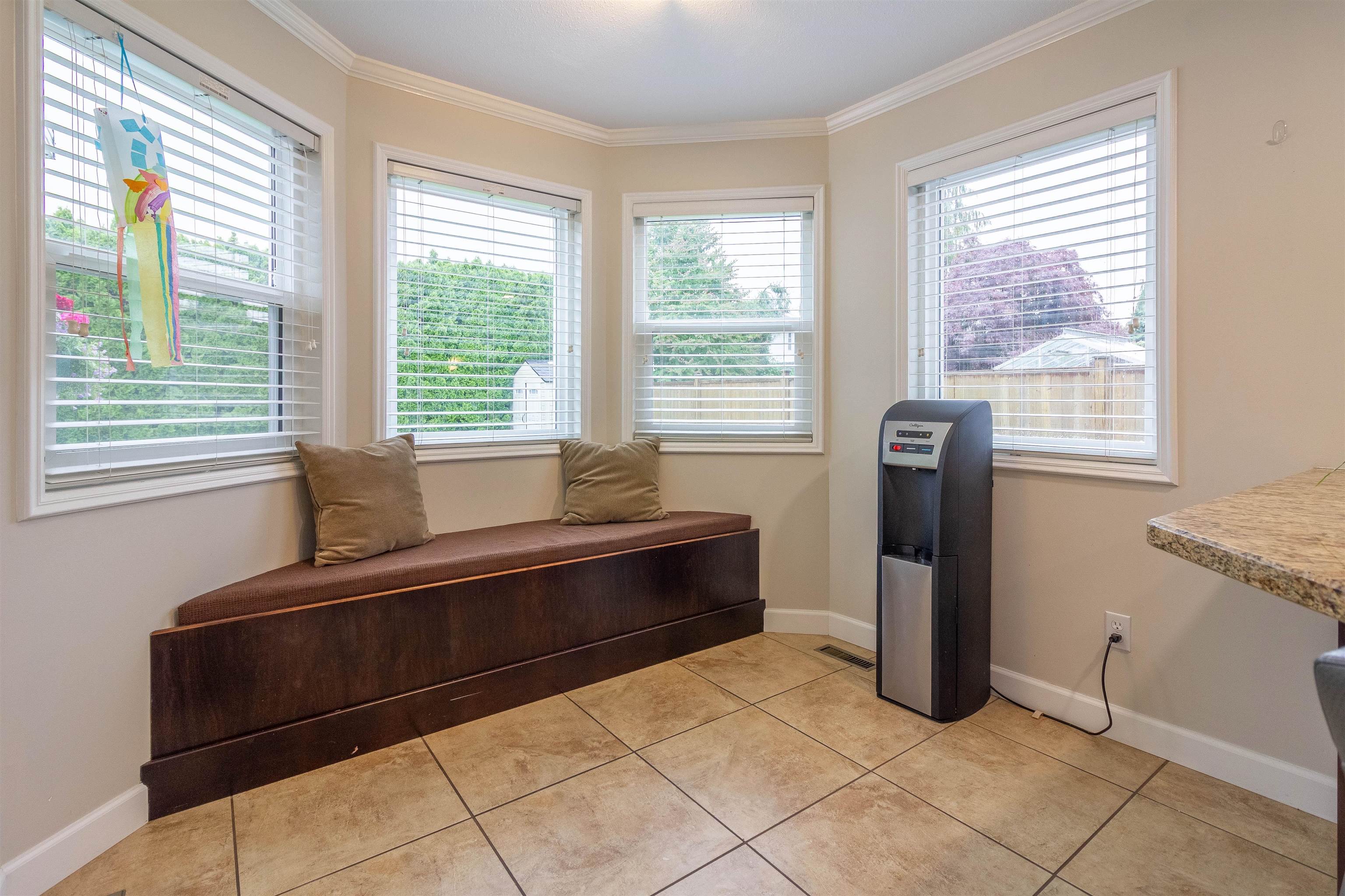 1872 WALNUT CRESCENT 12