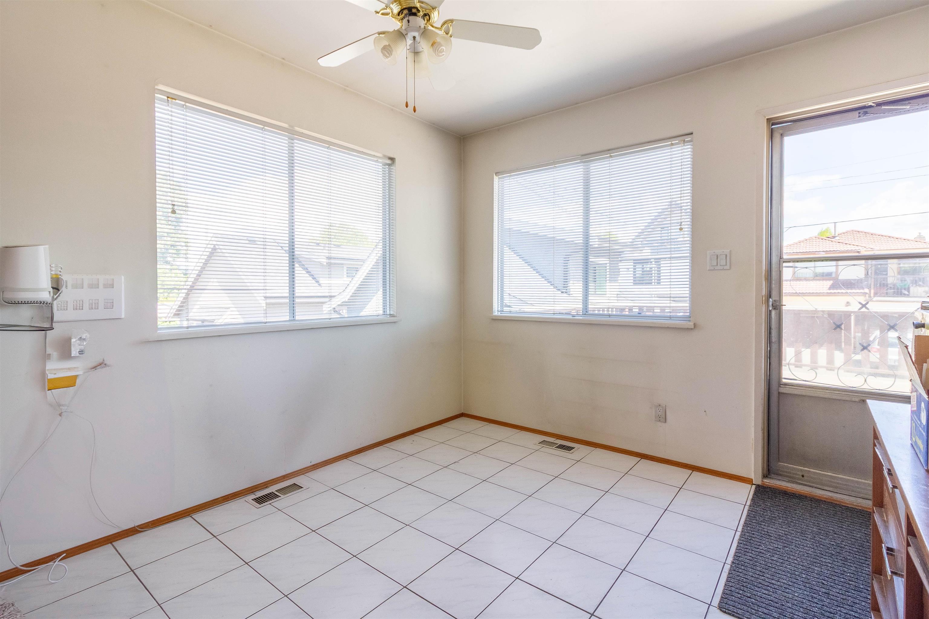 1260 ROSSLAND STREET 14