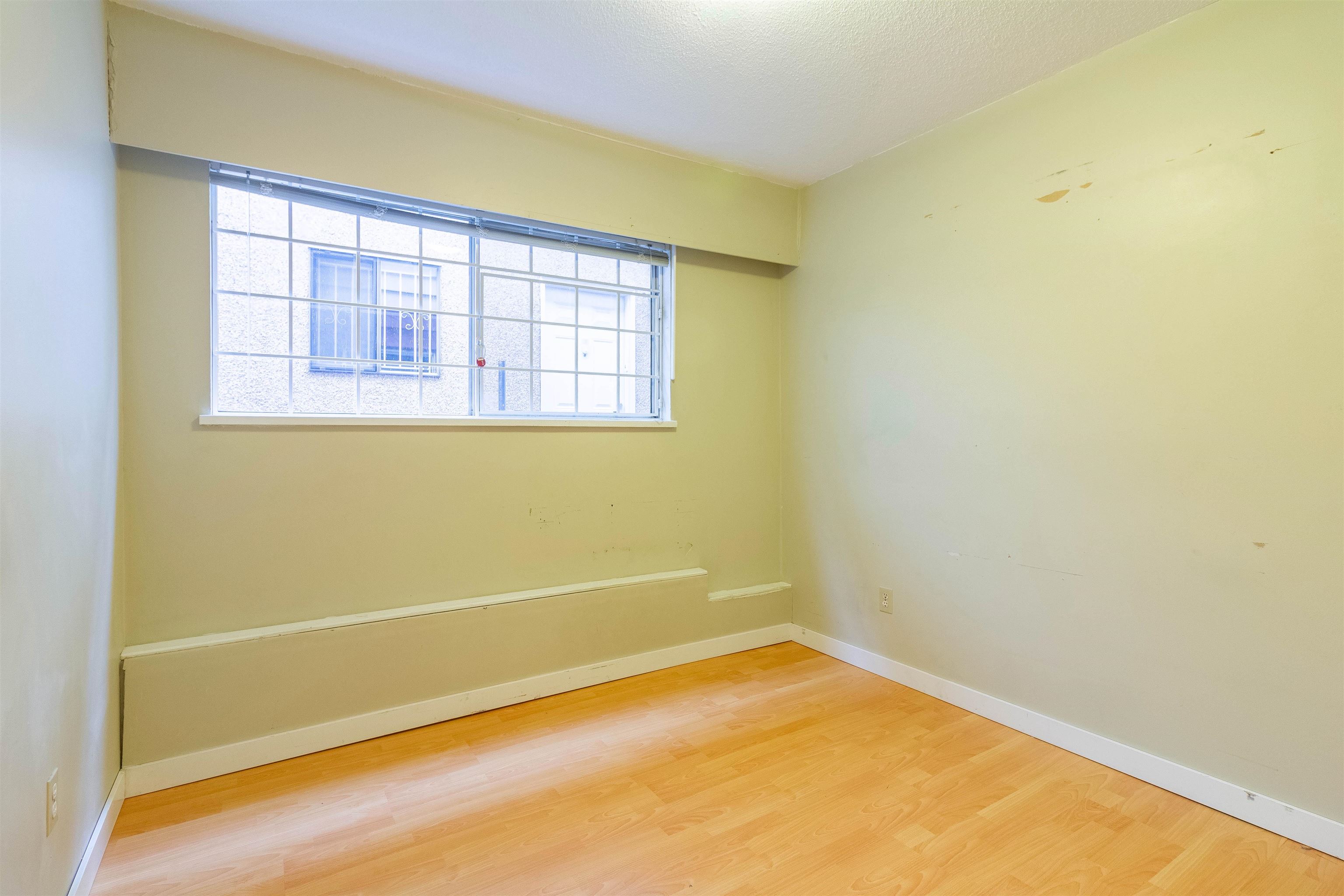 1260 ROSSLAND STREET 31