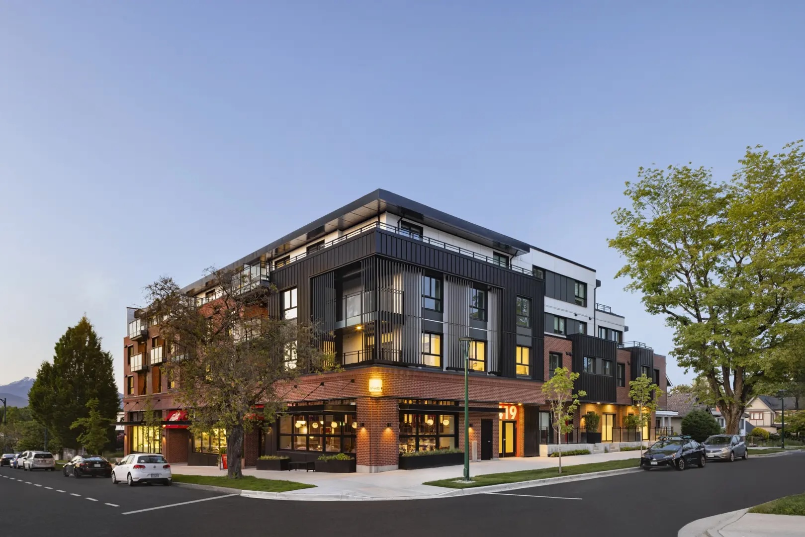 Lennox – North Vancouver