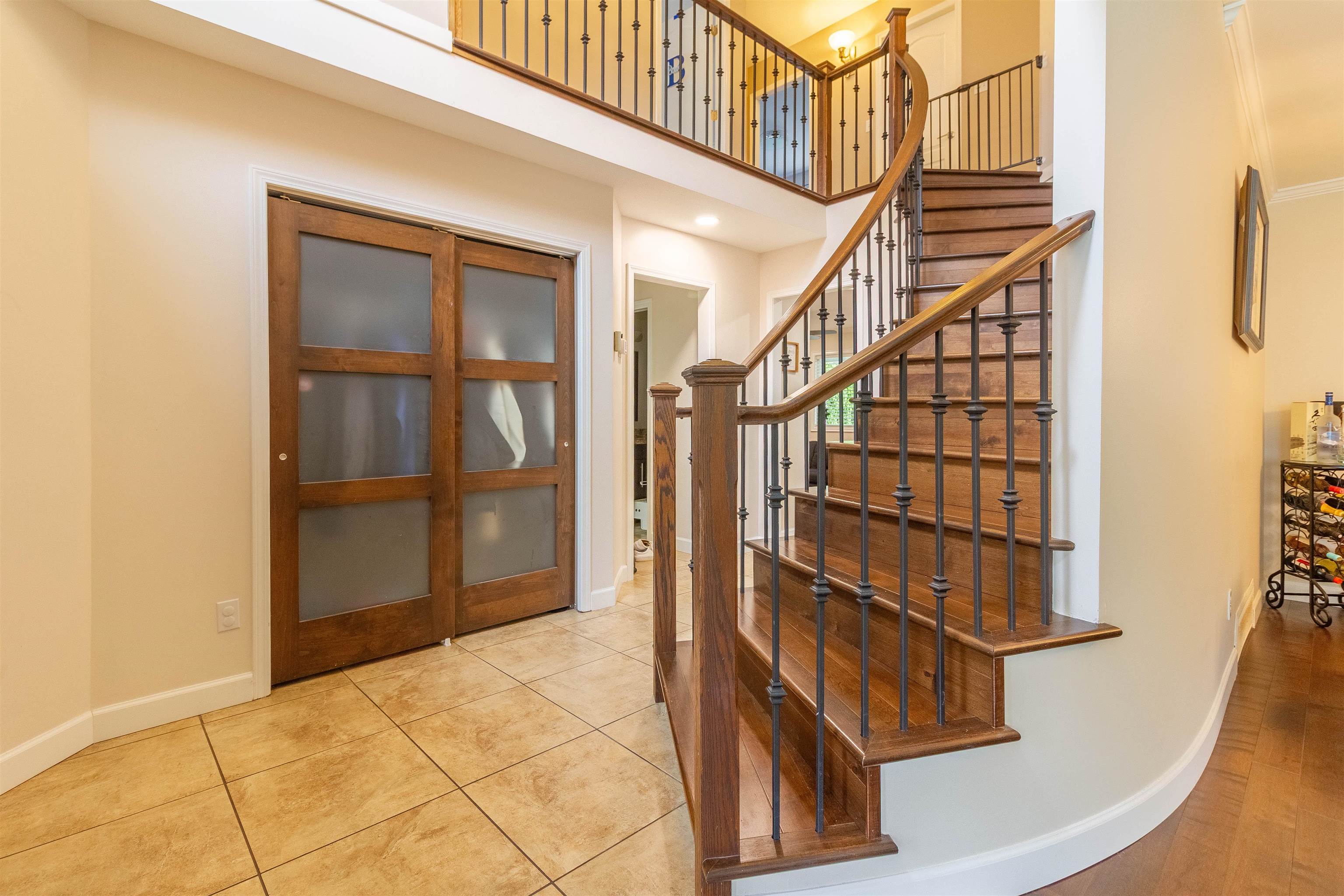1872 WALNUT CRESCENT 16