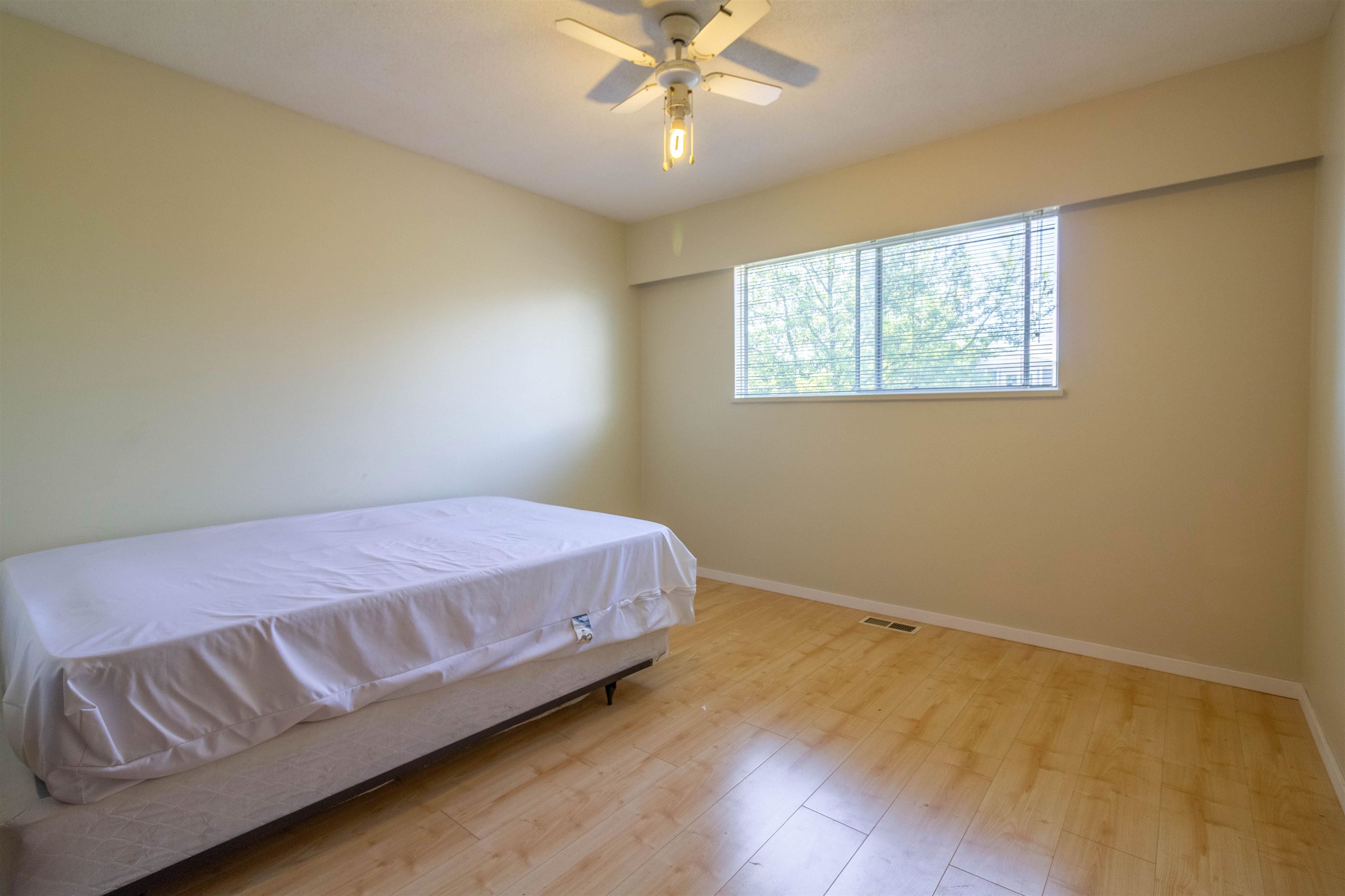 1260 ROSSLAND STREET 22