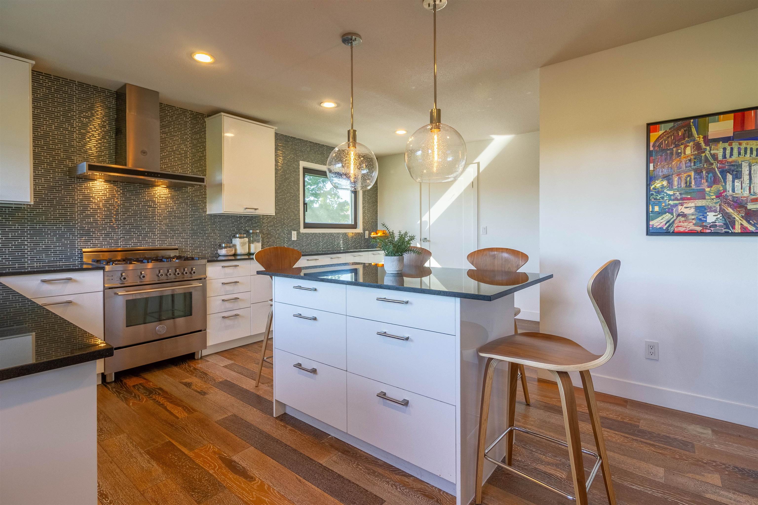 302 OXFORD DRIVE 6