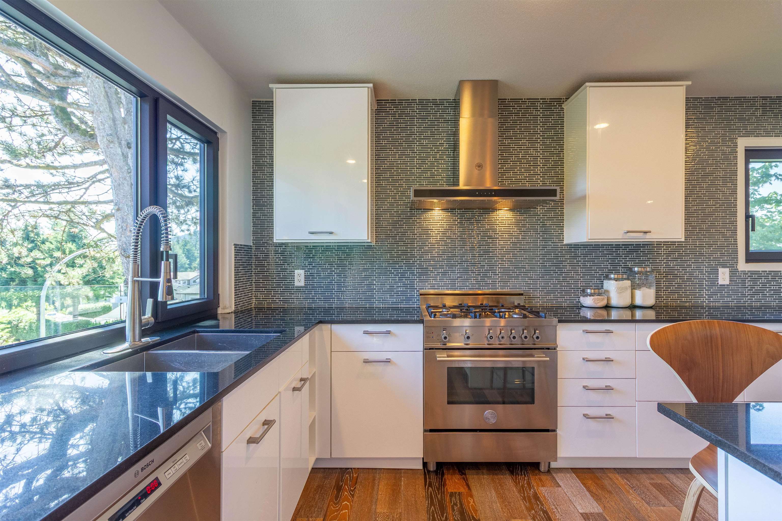 302 OXFORD DRIVE 8