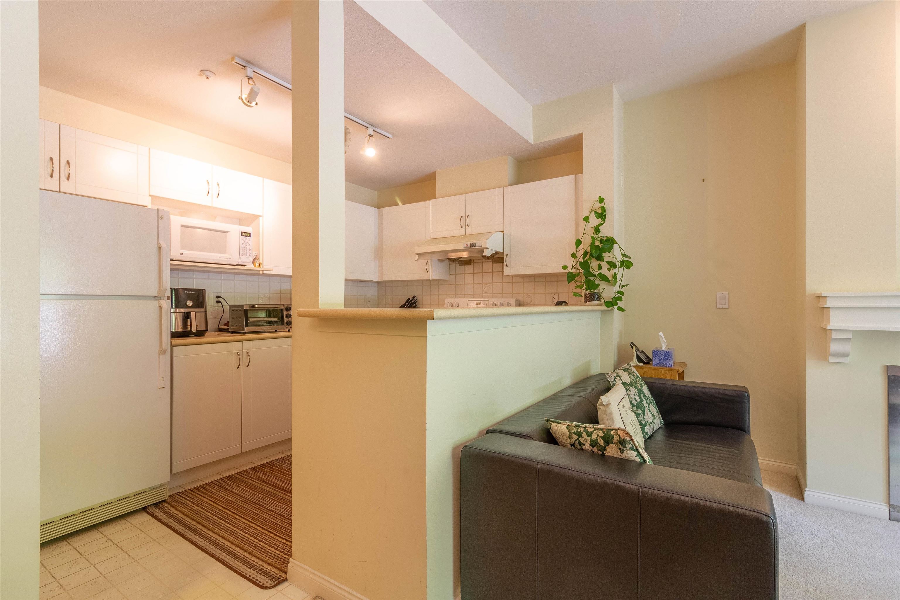 3 3033 TERRAVISTA PLACE 10