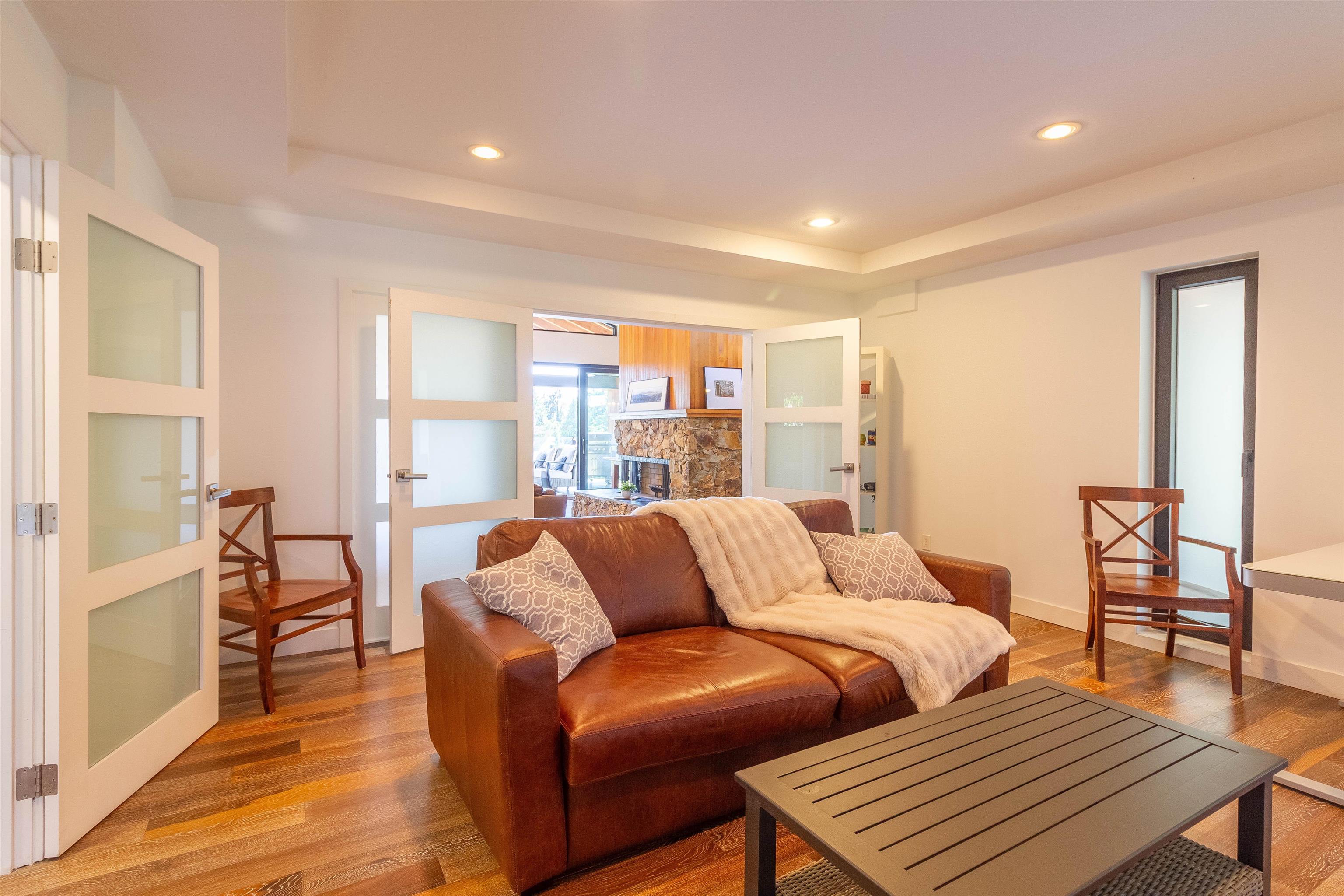 302 OXFORD DRIVE 11