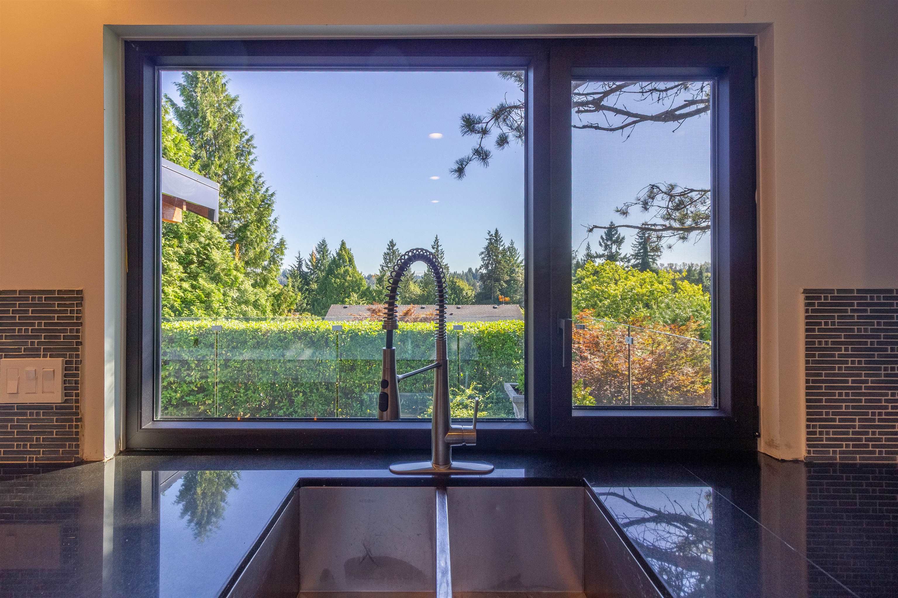 302 OXFORD DRIVE 9