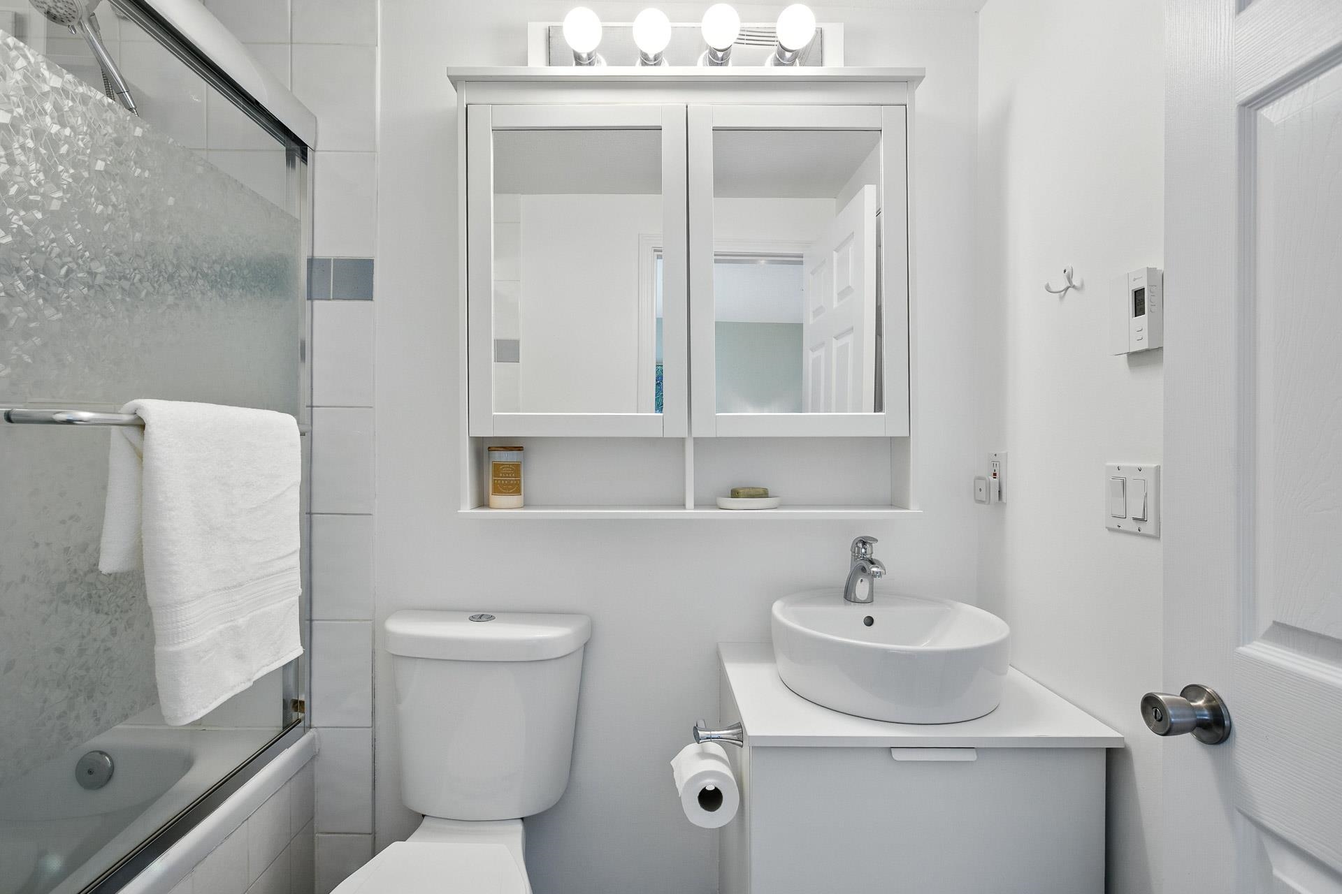 303 2357 WHYTE AVENUE 21