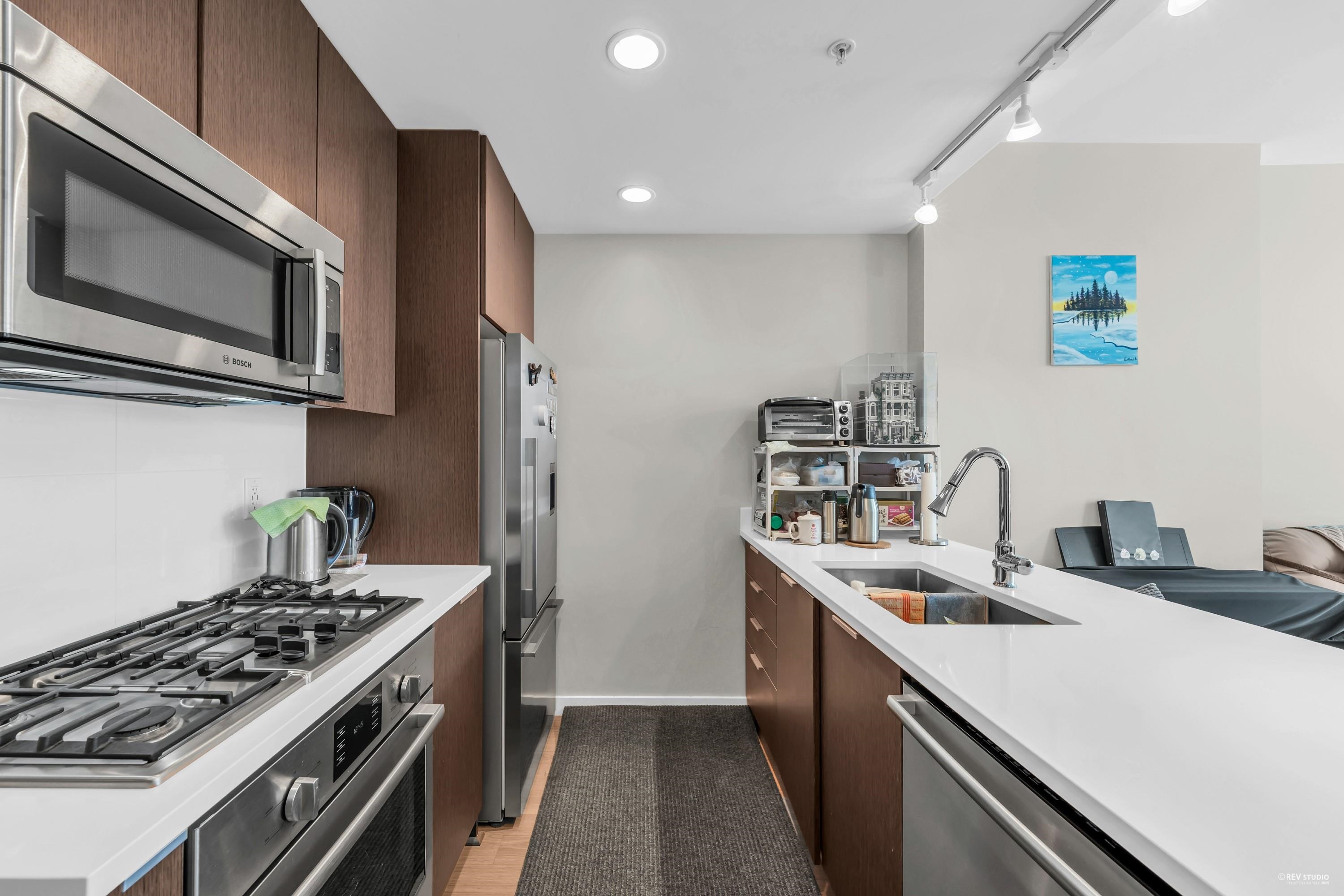 1106 8688 HAZELBRIDGE WAY 12