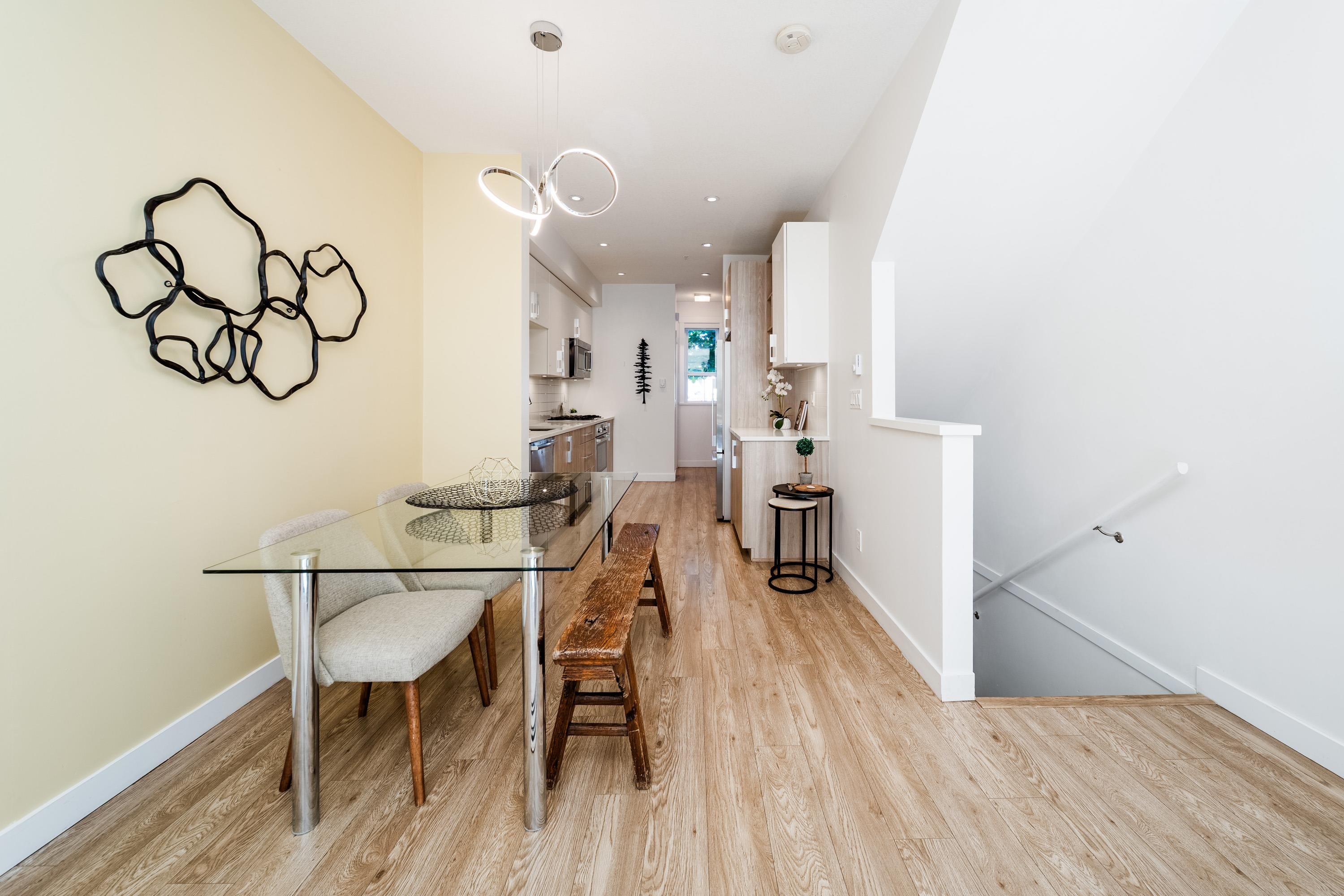 18 7039 MACPHERSON AVENUE 11