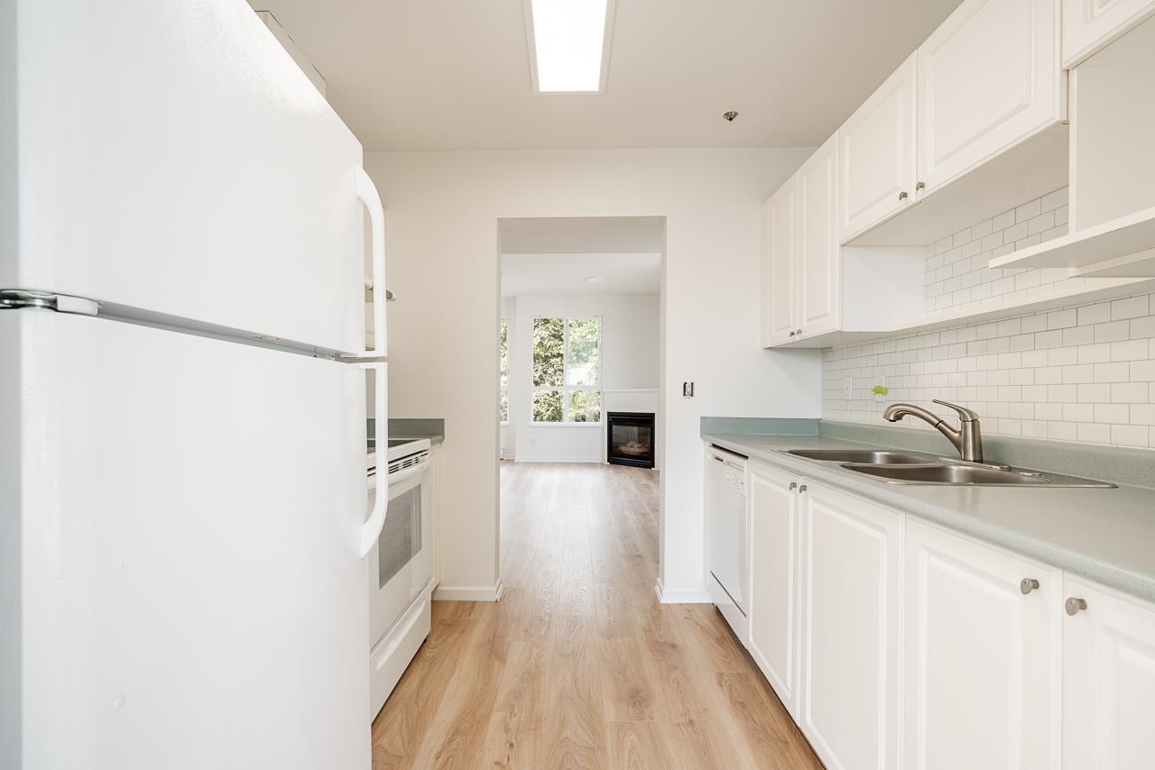 54 2728 CHANDLERY PLACE 14