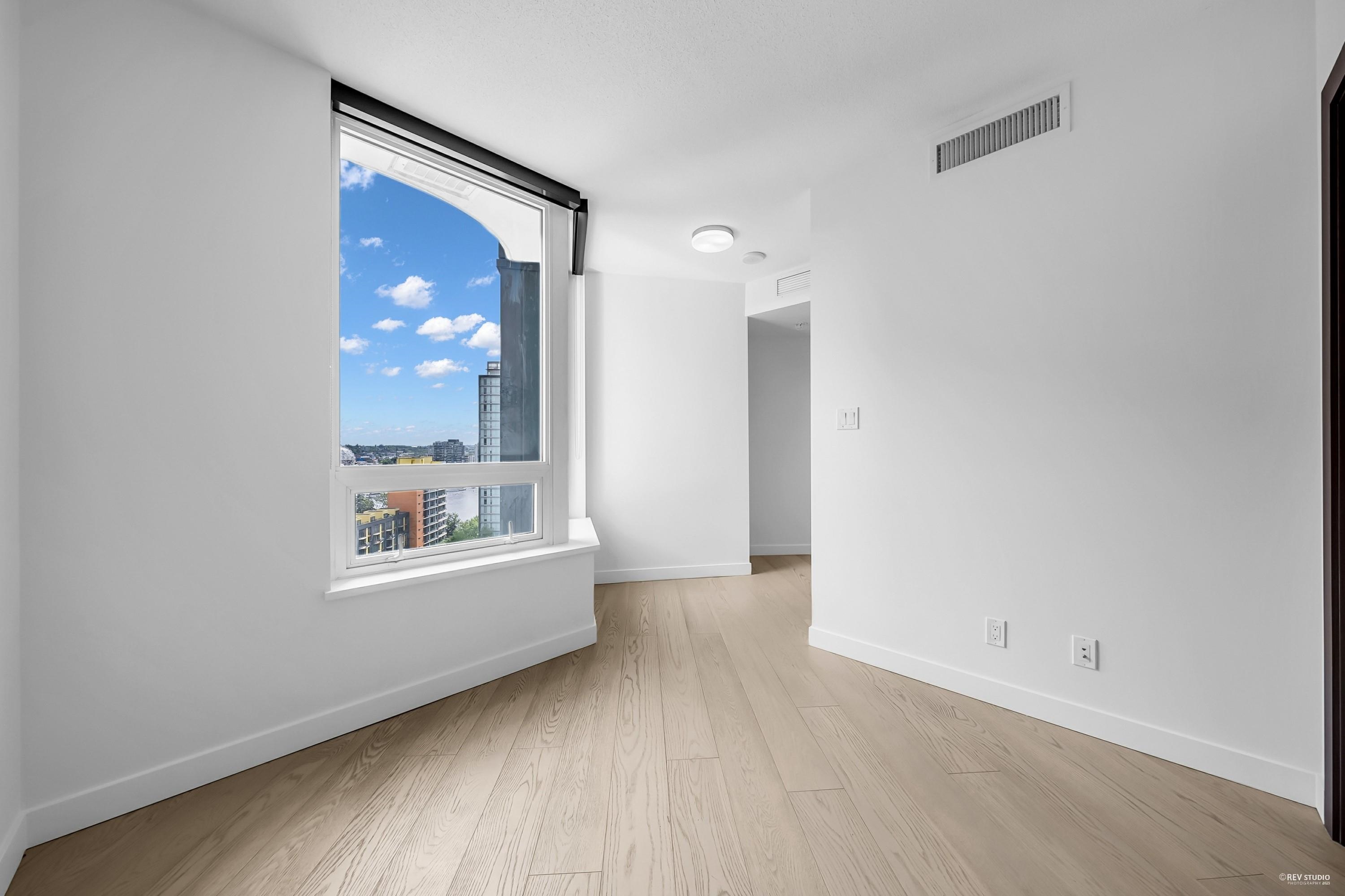 1608 68 SMITHE STREET 24