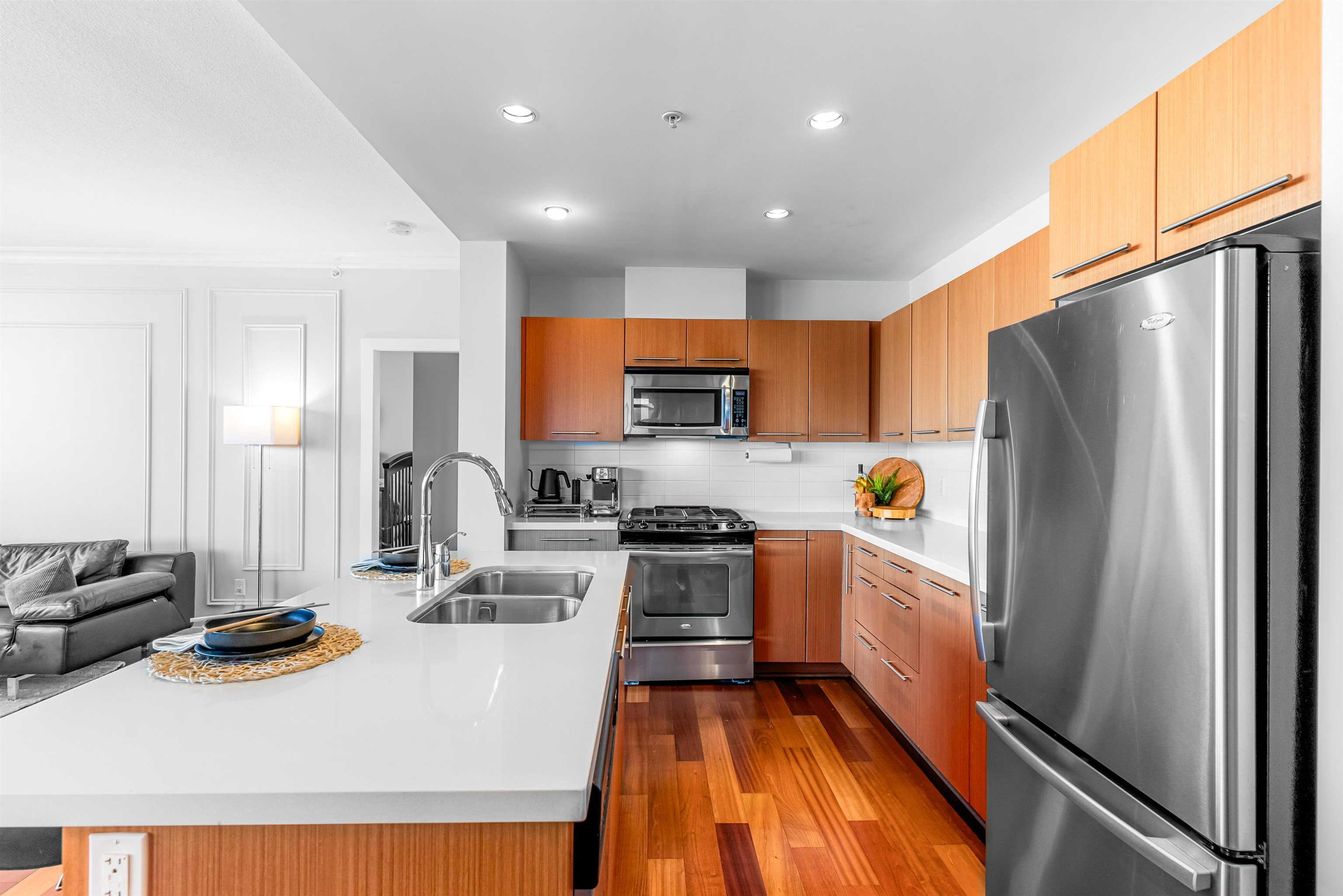 3103 2133 DOUGLAS ROAD 13