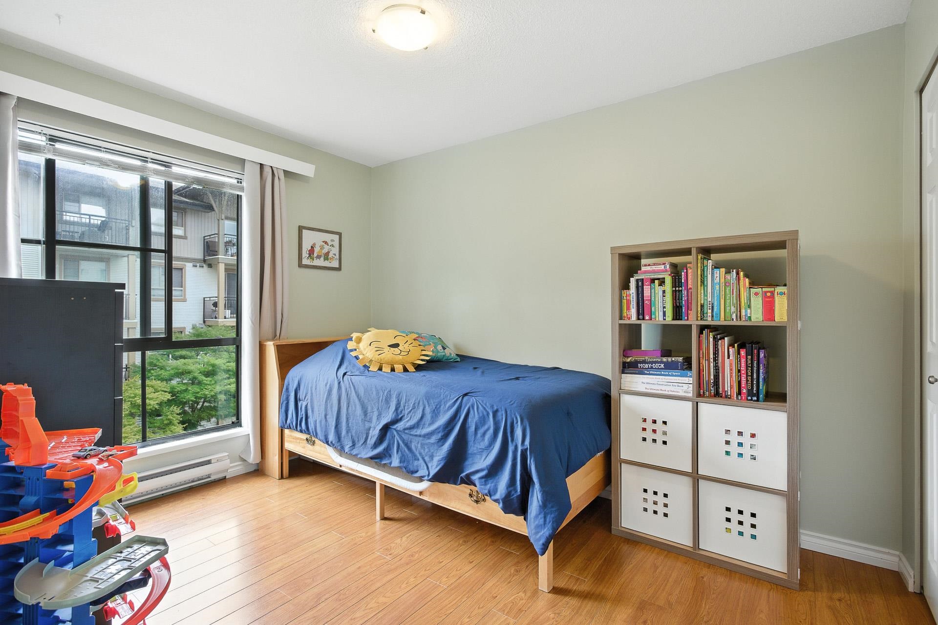 303 2357 WHYTE AVENUE 23