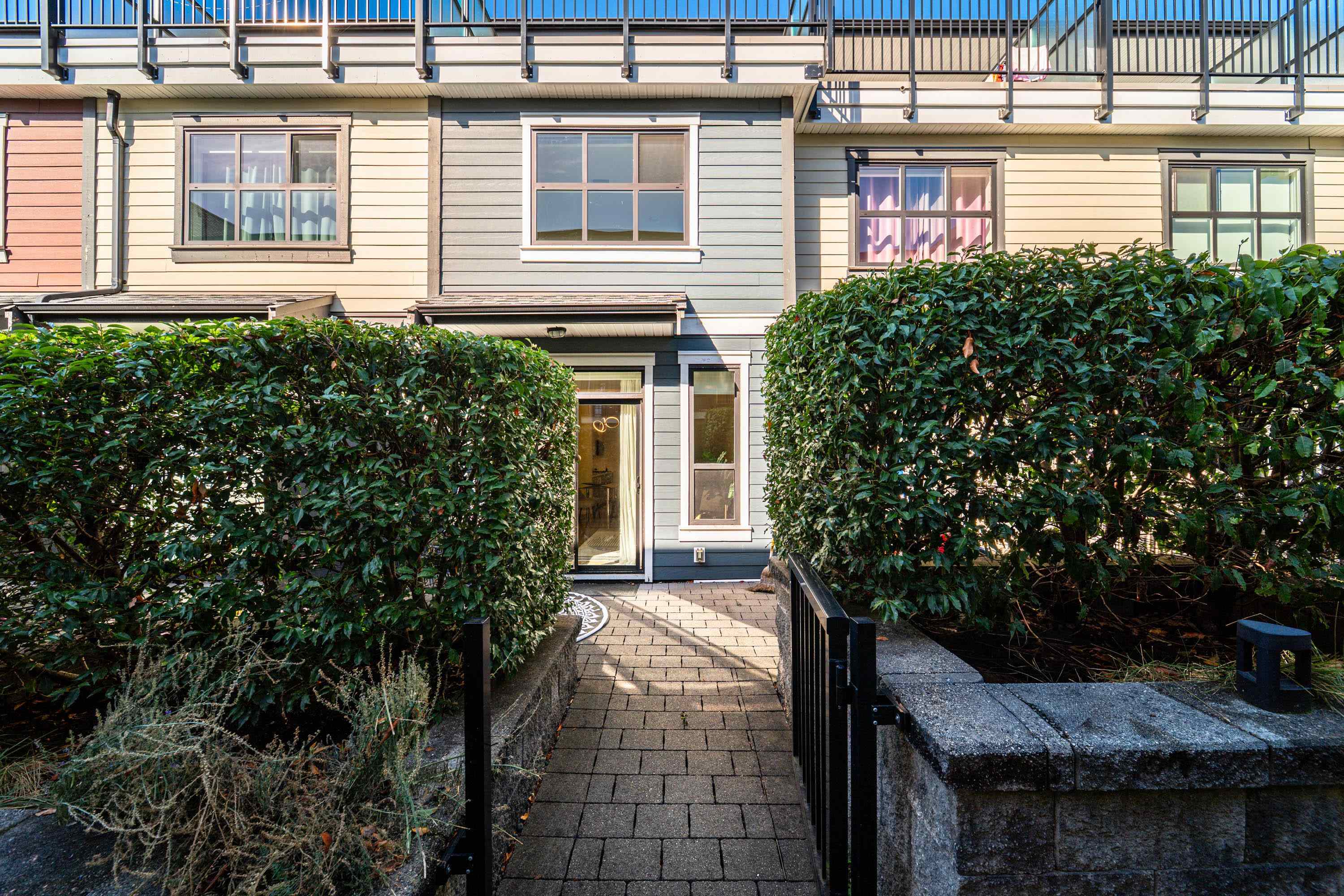 18 7039 MACPHERSON AVENUE 17
