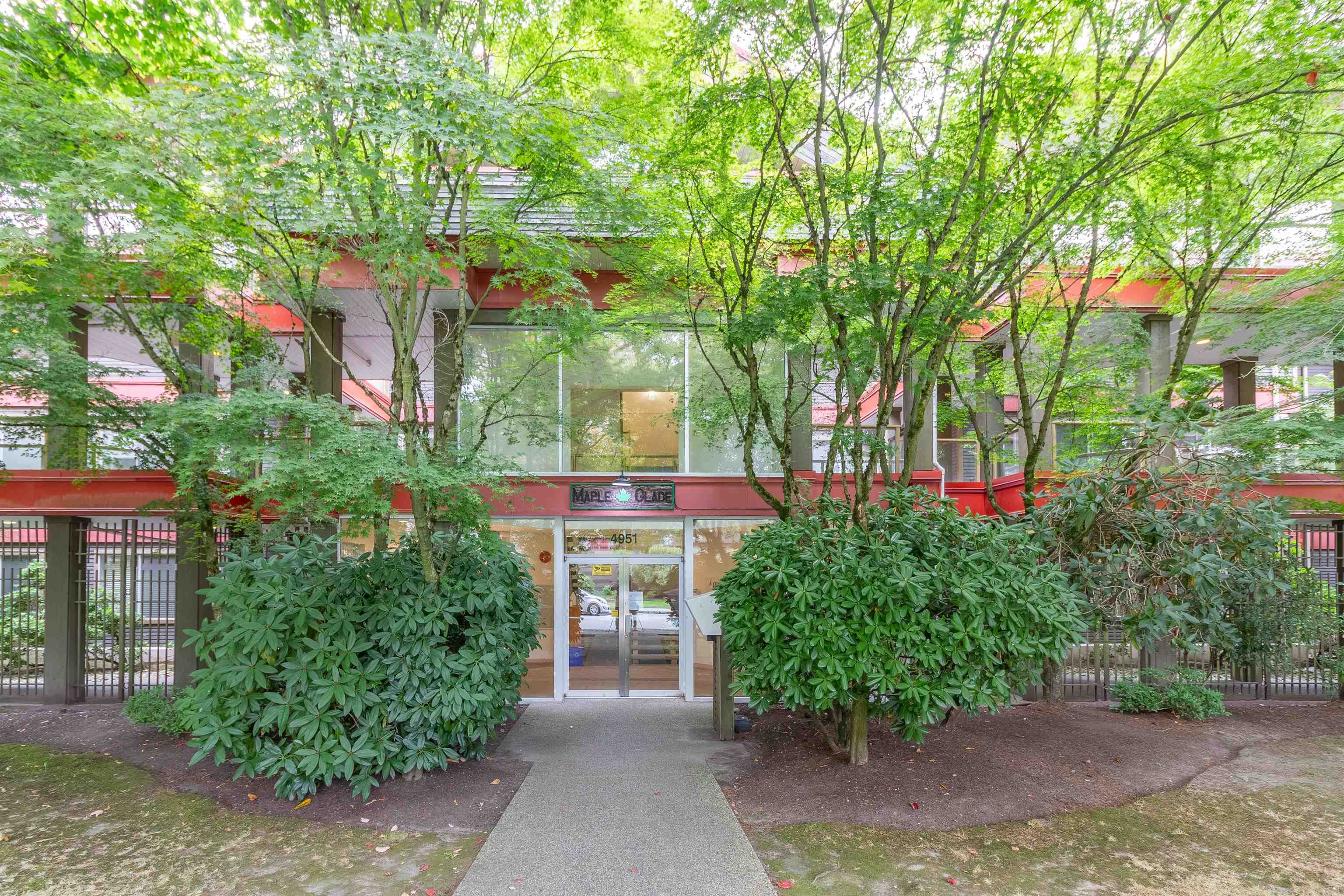 306 4951 SANDERS STREET 35