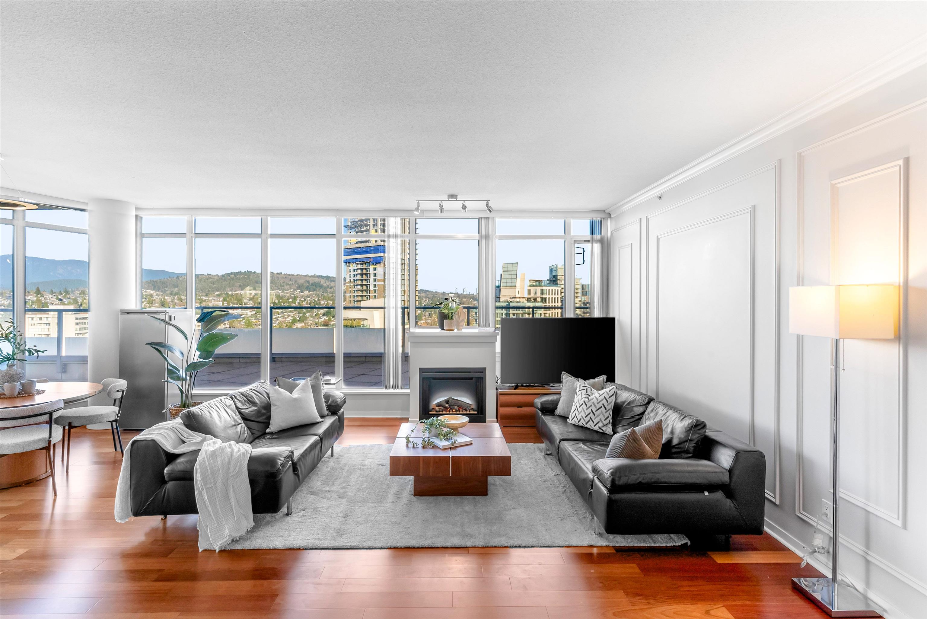 3103 2133 DOUGLAS ROAD 4