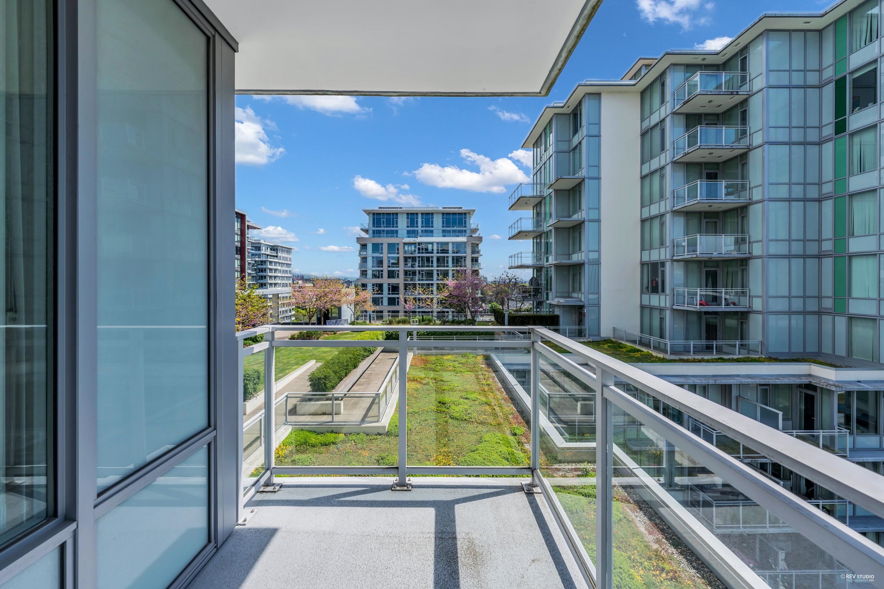 1106 8688 HAZELBRIDGE WAY 22