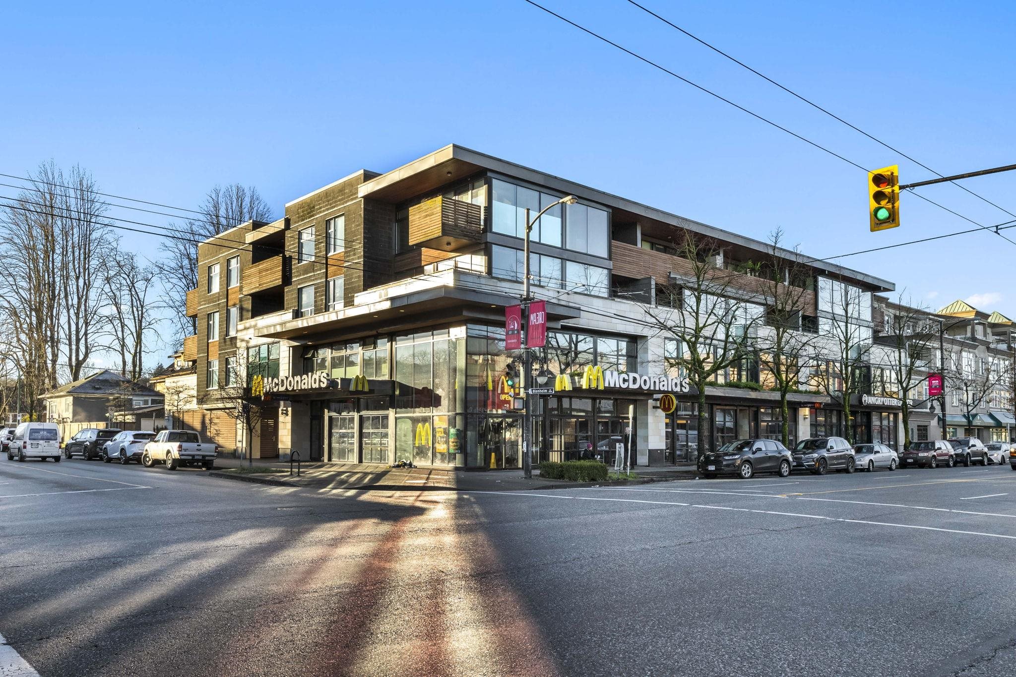 307 2525 BLENHEIM STREET 17