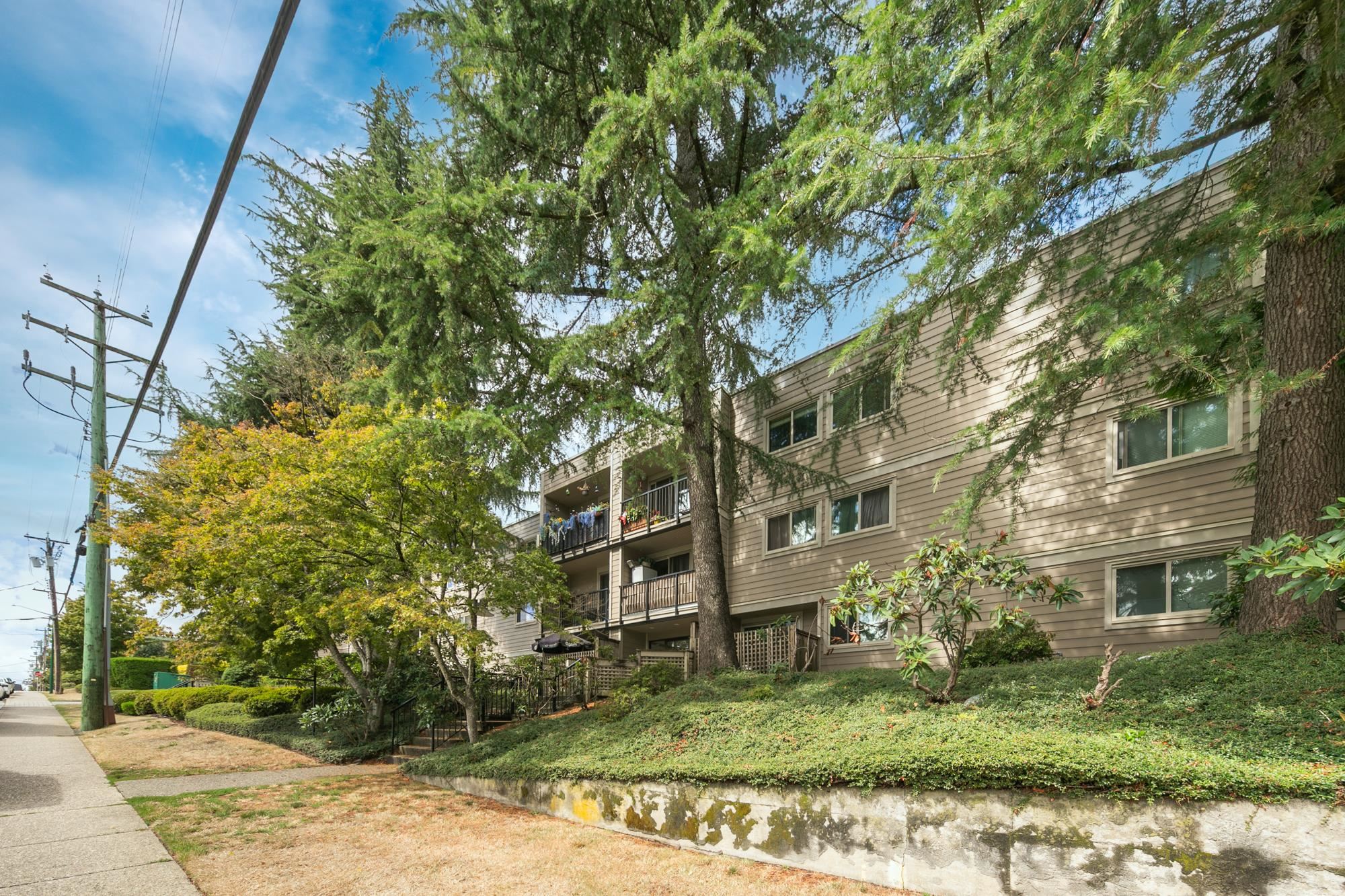 303 1121 HOWIE AVENUE 23