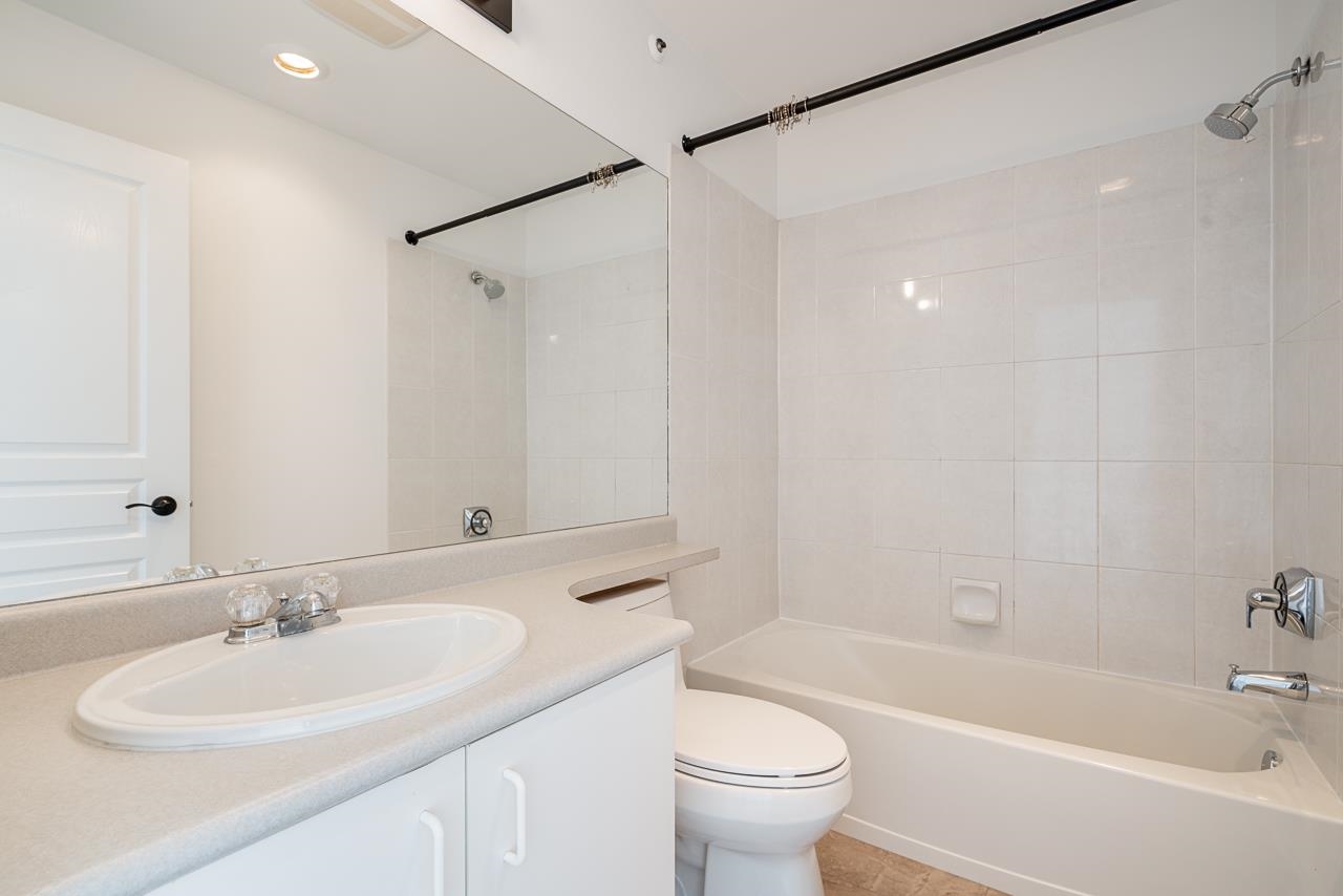 54 2728 CHANDLERY PLACE 20