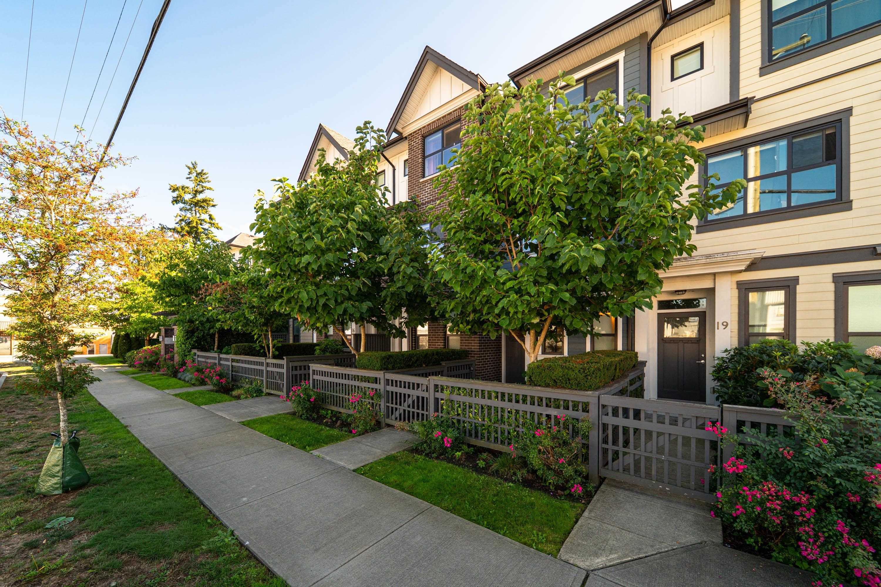 18 7039 MACPHERSON AVENUE 2