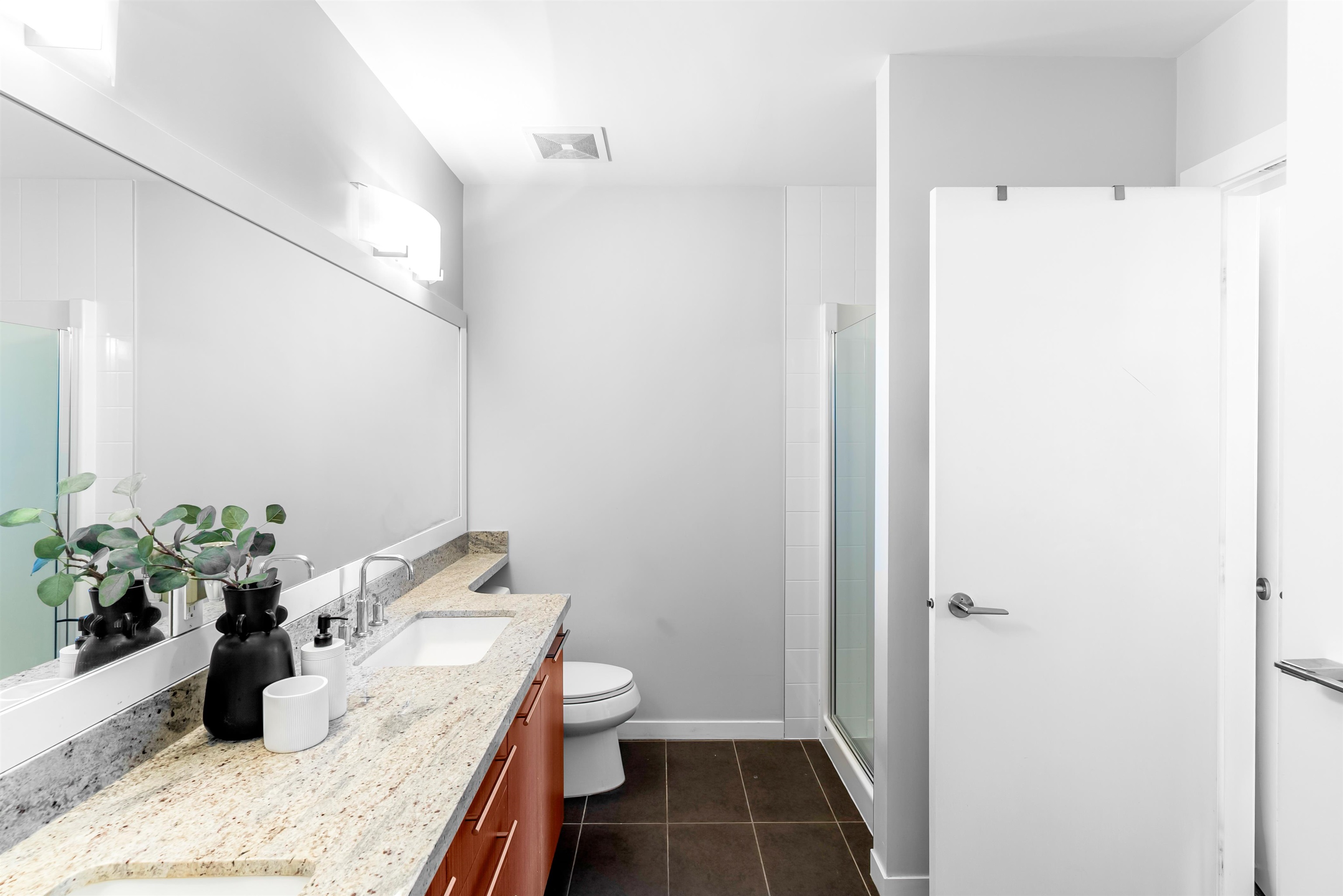 3103 2133 DOUGLAS ROAD 27